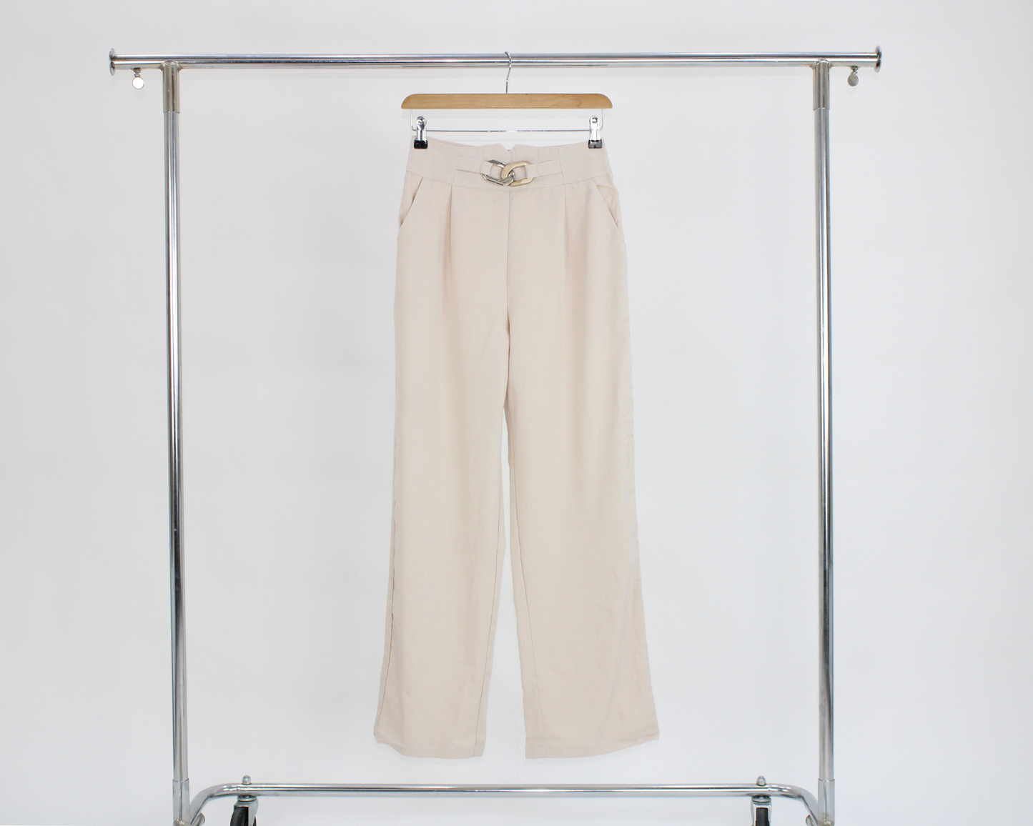 9021 Pantalón con cinto hebilla metalica