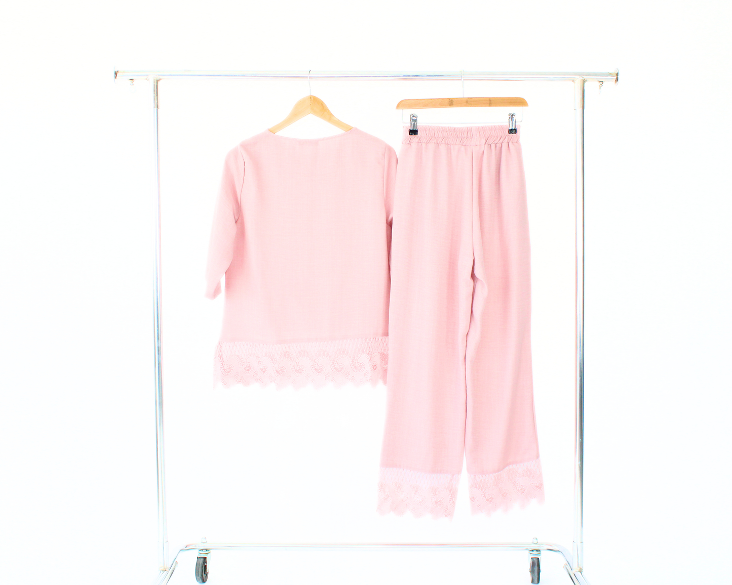 0151 Conjunto Rosado Bordado Inferior