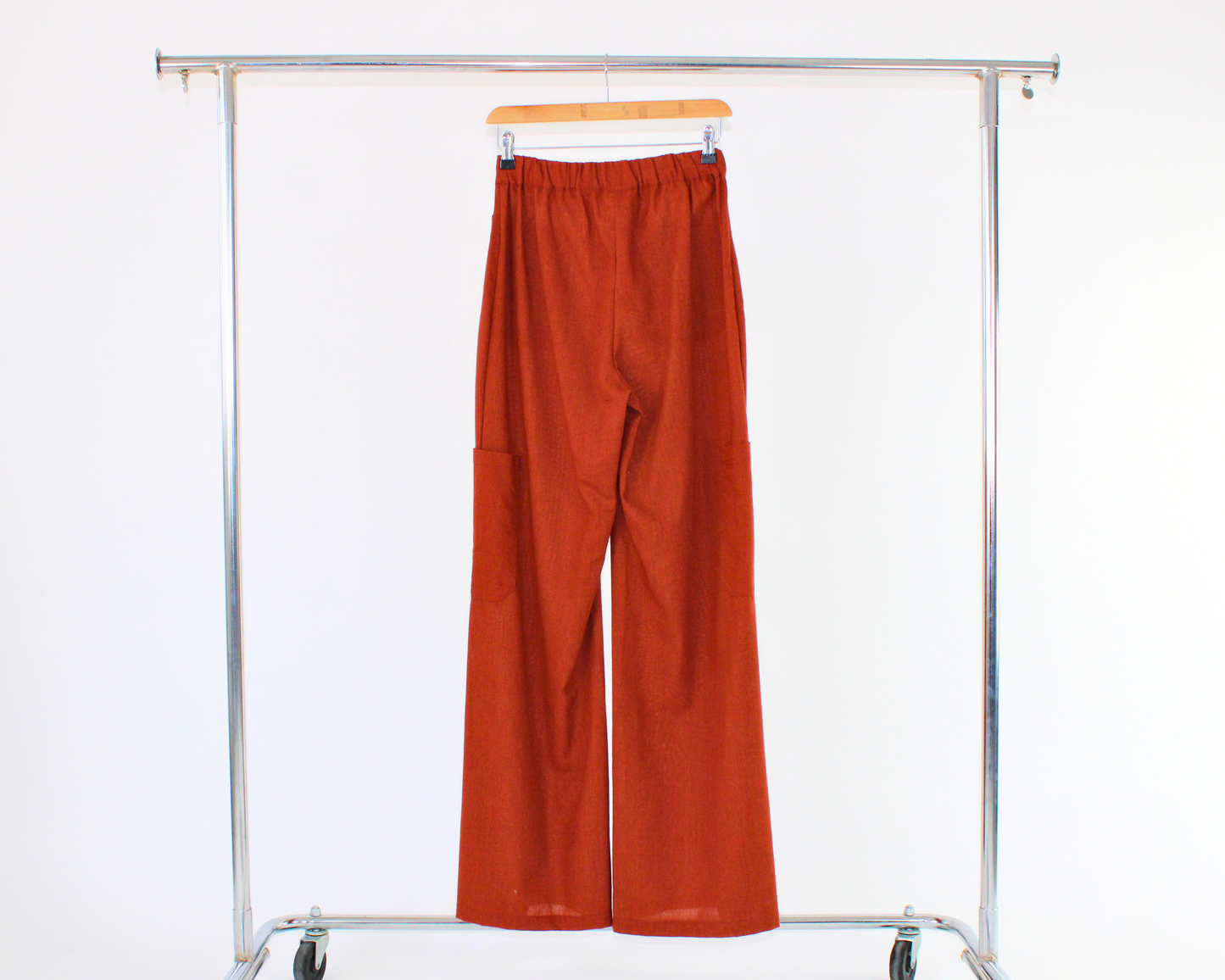 6792 Pantalón Tipo Cargo Lino