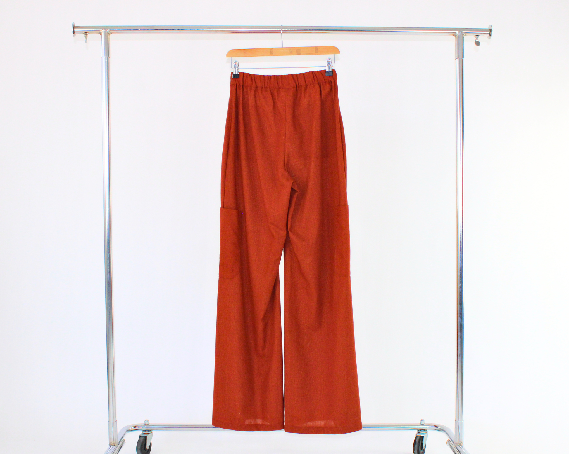 6792 Pantalón Tipo Cargo Lino