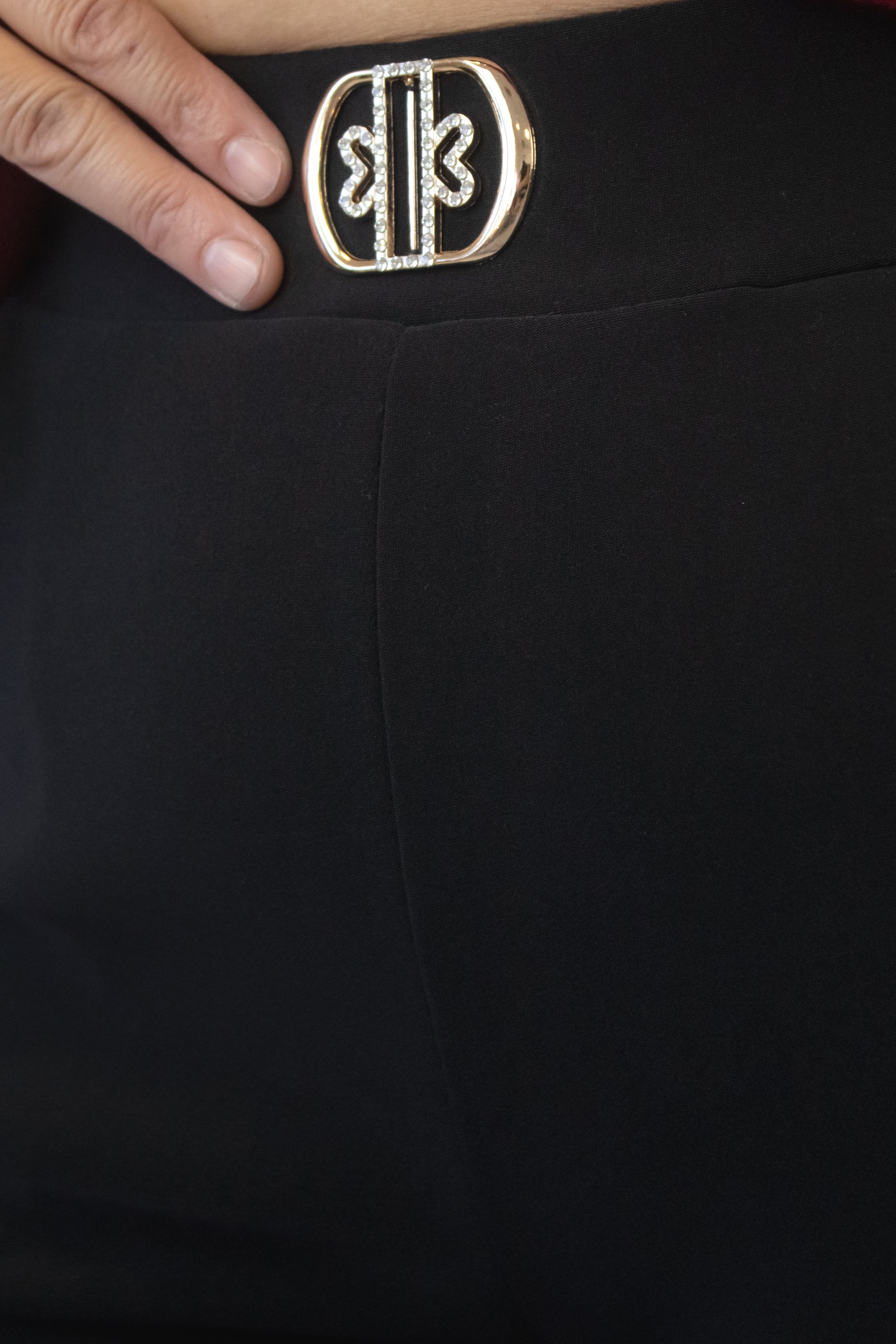 S-82 Pantalon Pierna Recta Hebillas Corazones Brillos
