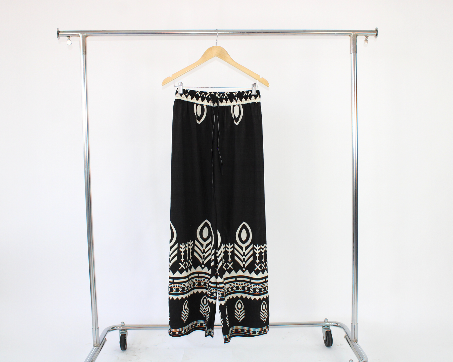 SH116 Pantalón Con Jareta Estampado Varios