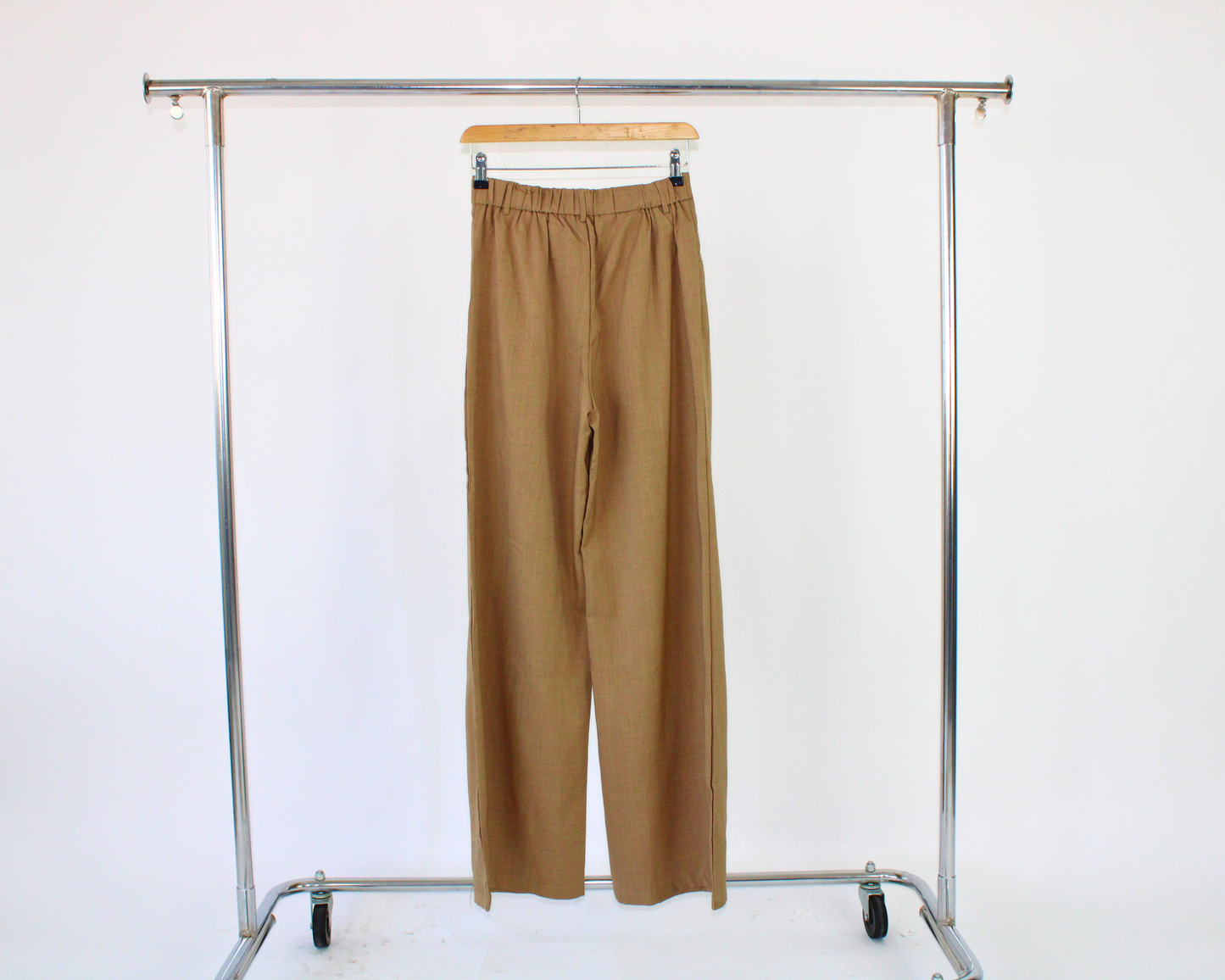 71702 Pantalon Pierna Ancha Bolsa Recta y Pinzas