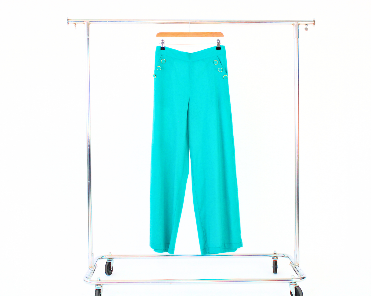 2097 Pantalon lino con botones forrados