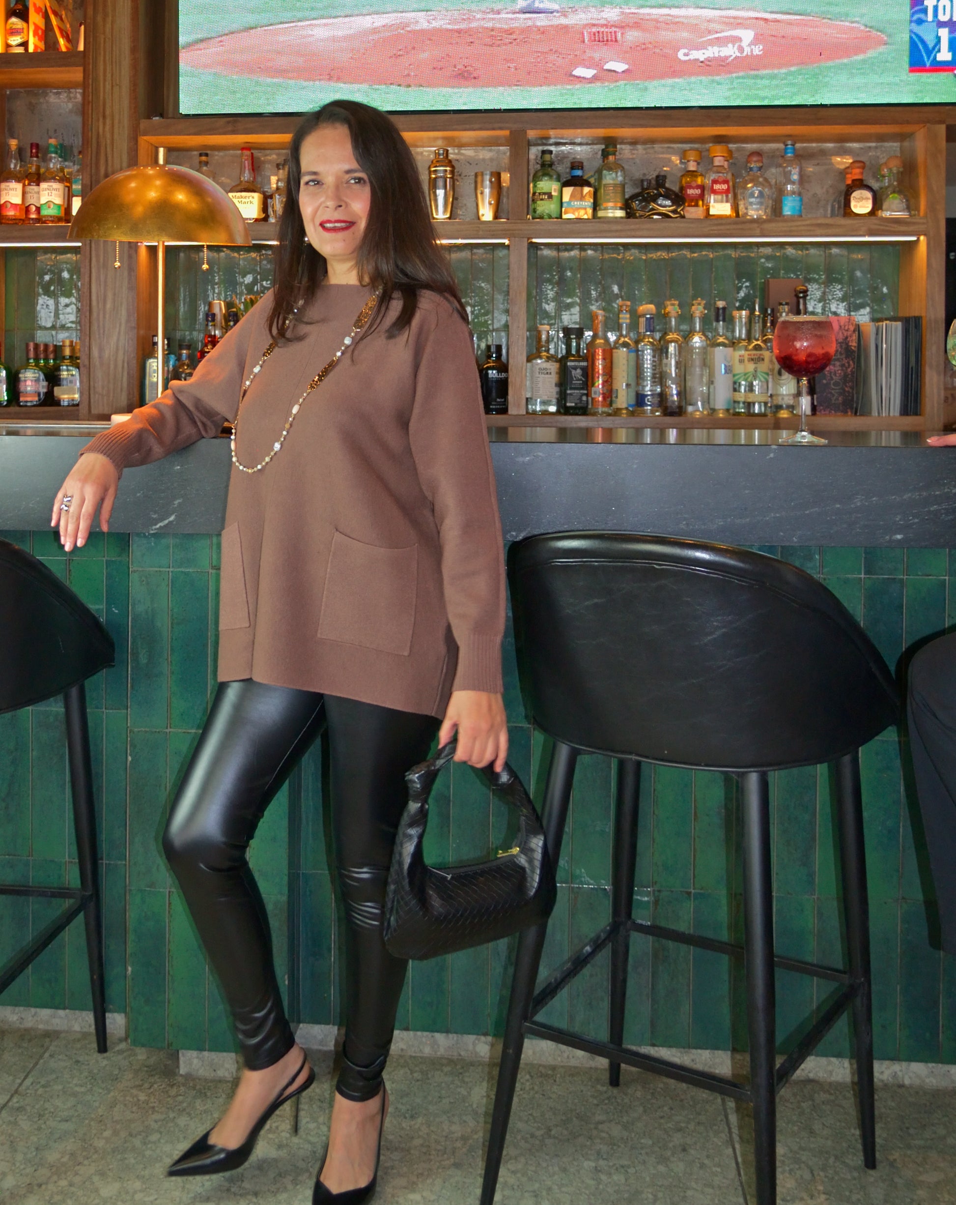 H19162 Suéter Liso Cuello V