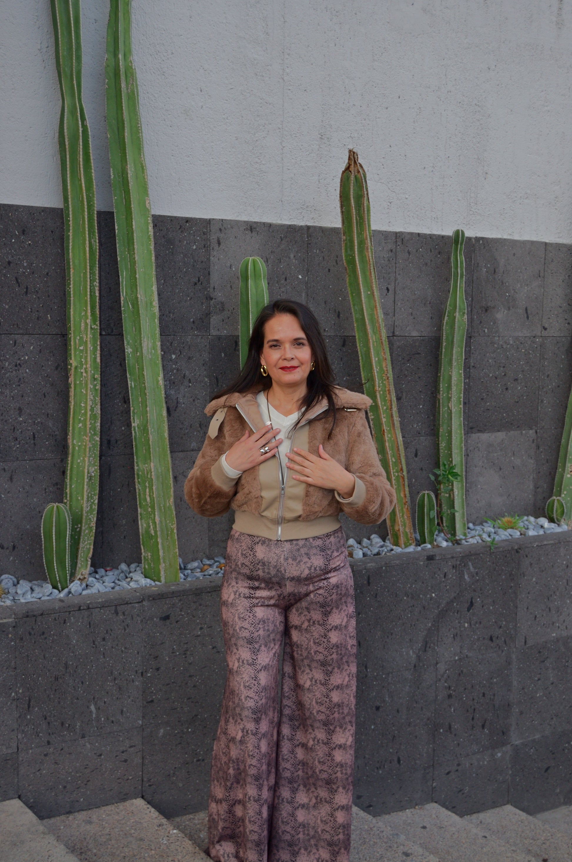 3705CHJ Pantalón Pierna Acampanada Estampado Serpiente