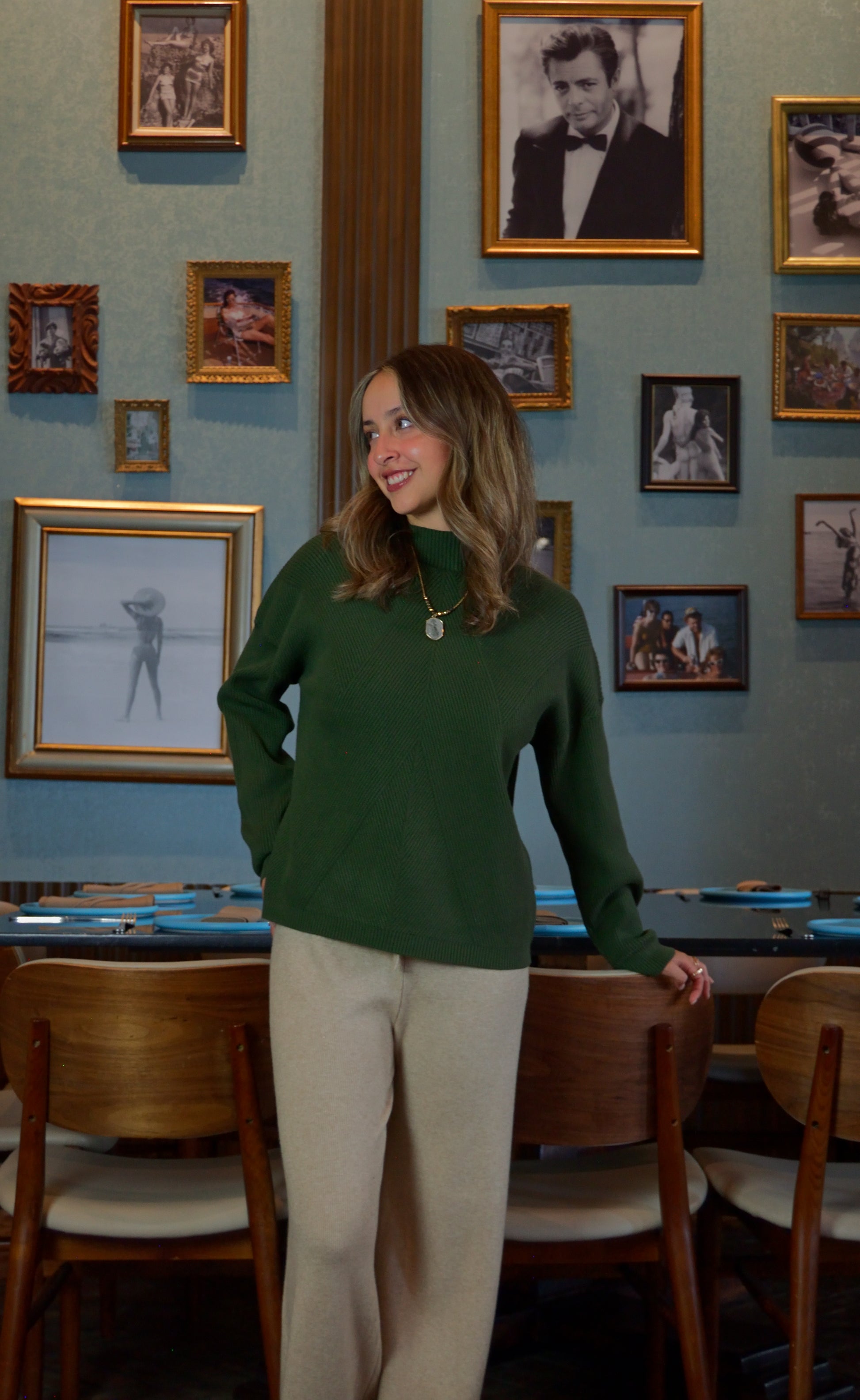 OJ-2660M Suéter Cuello de Tortuga Líneas Cruzadas