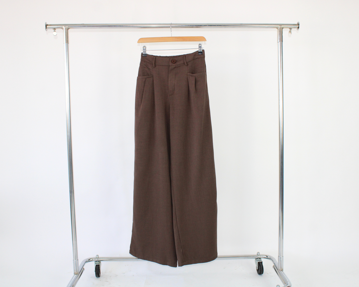 71702 Pantalon Pierna Ancha Bolsa Recta y Pinzas