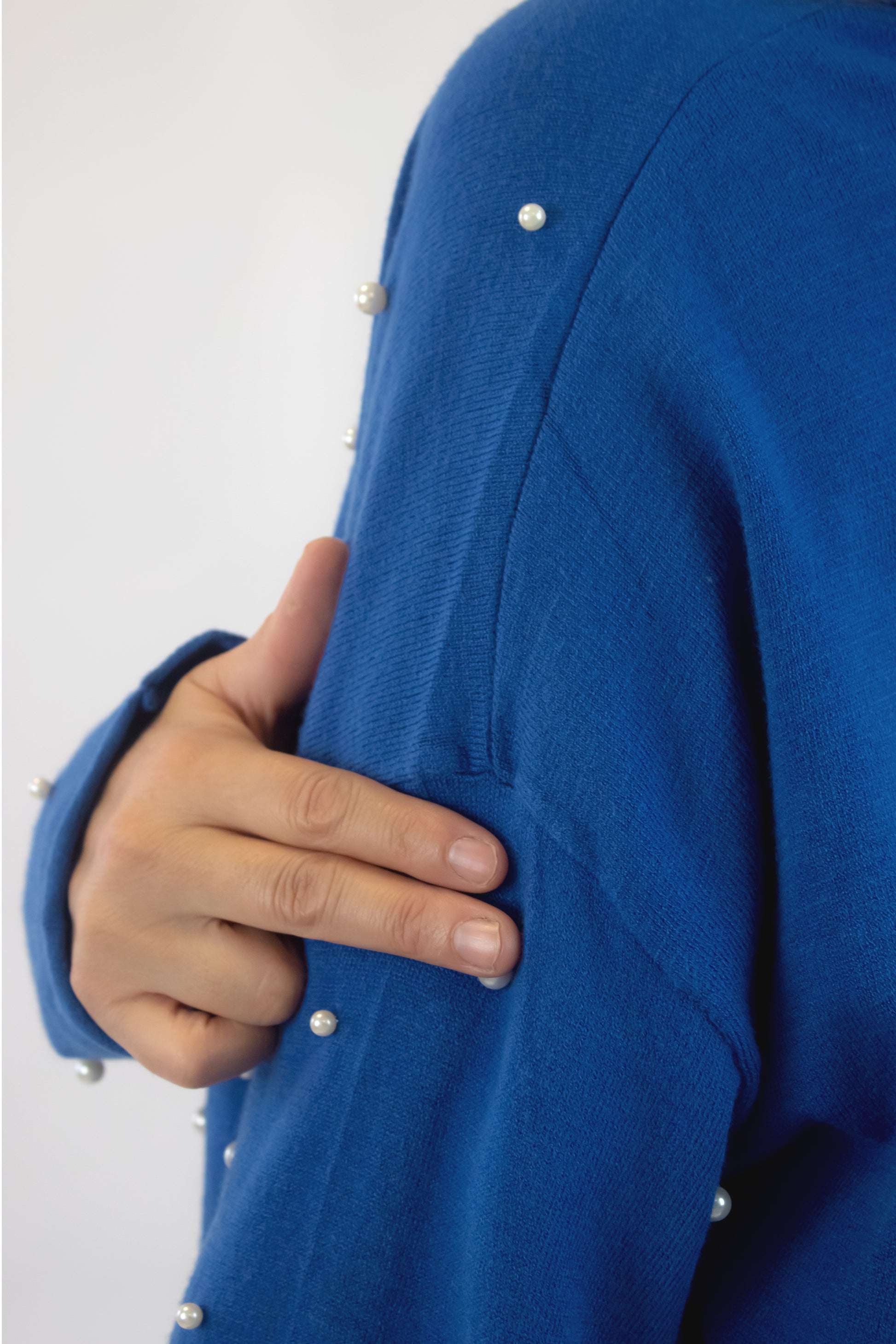 5716 Blusa Tipo Suéter con Perlas