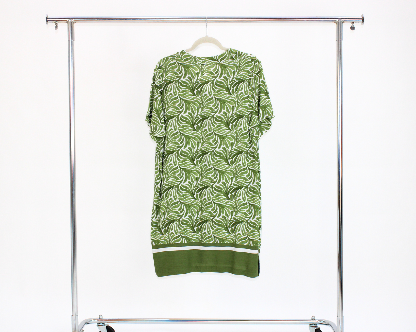 FY24819 Vestido poliéster estampado hojas