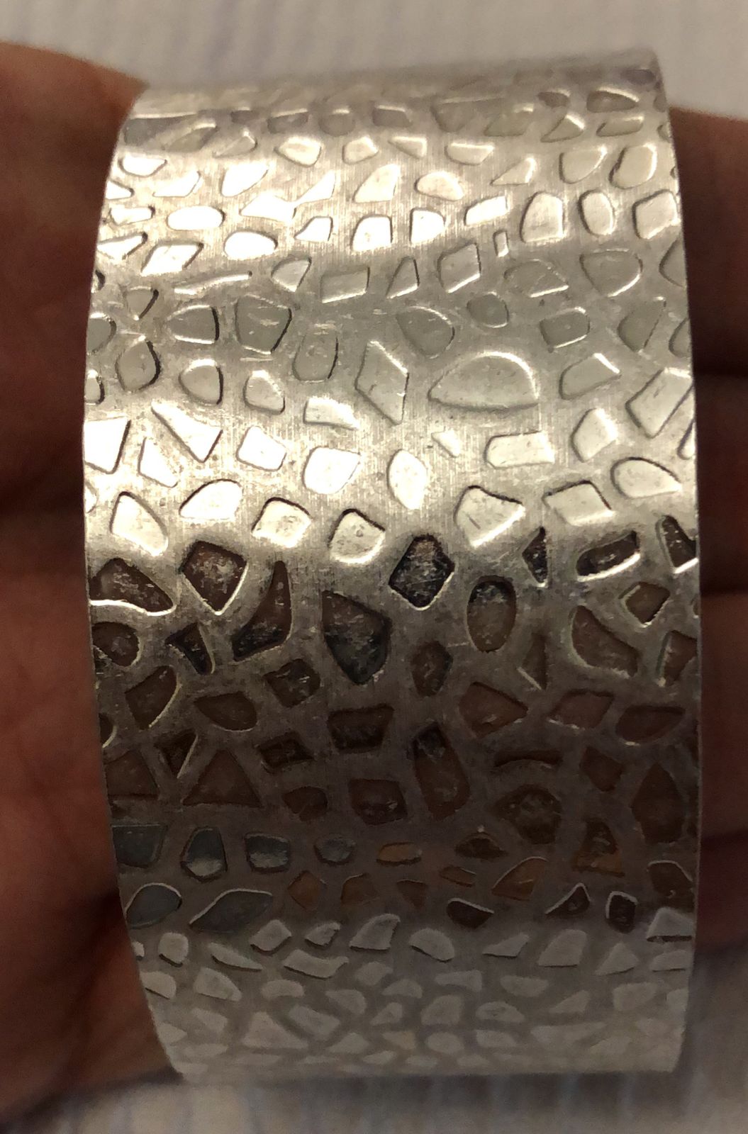 Brazalete de Zinc Grabado