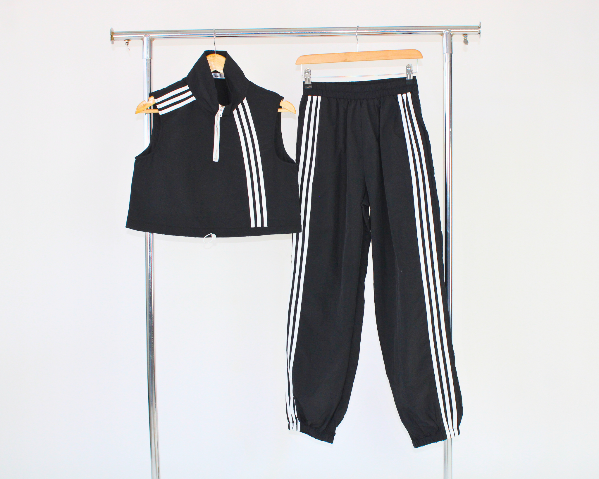 GH23557 Conjunto Pantalón Chaleco Deportivo Rayas