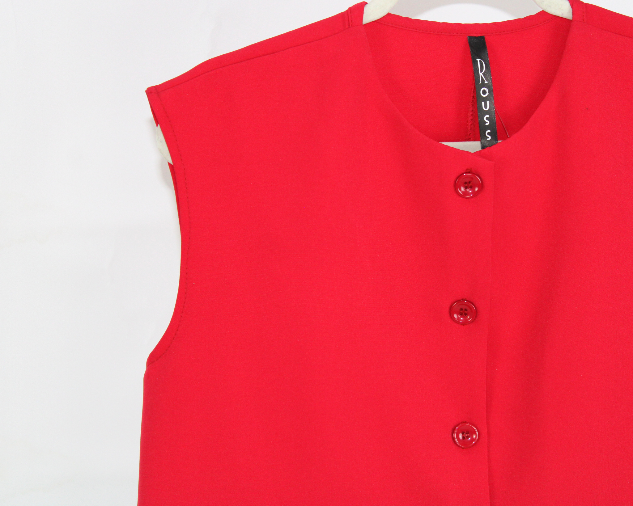 1146 Chaleco Corto 4 Botones Cuello Redondo