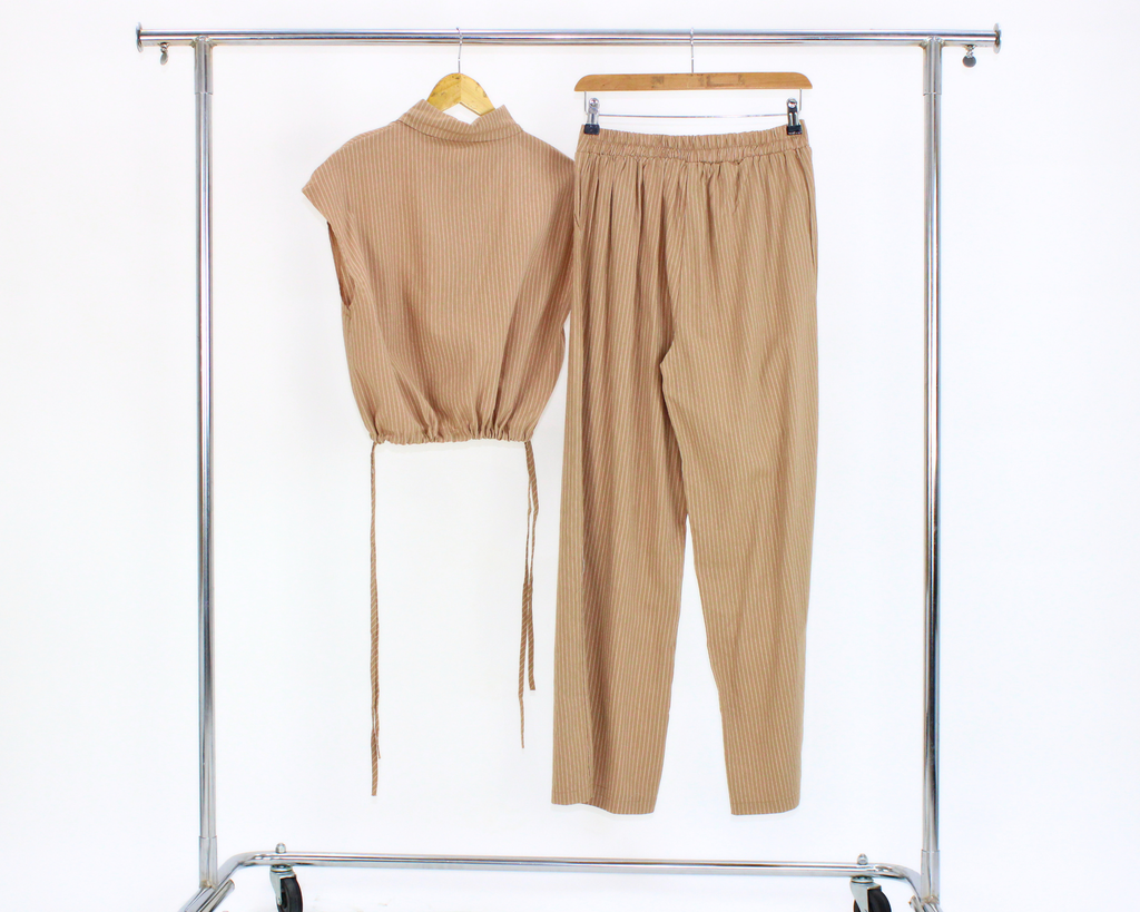 C0017 Conjunto líneas vertical con listones