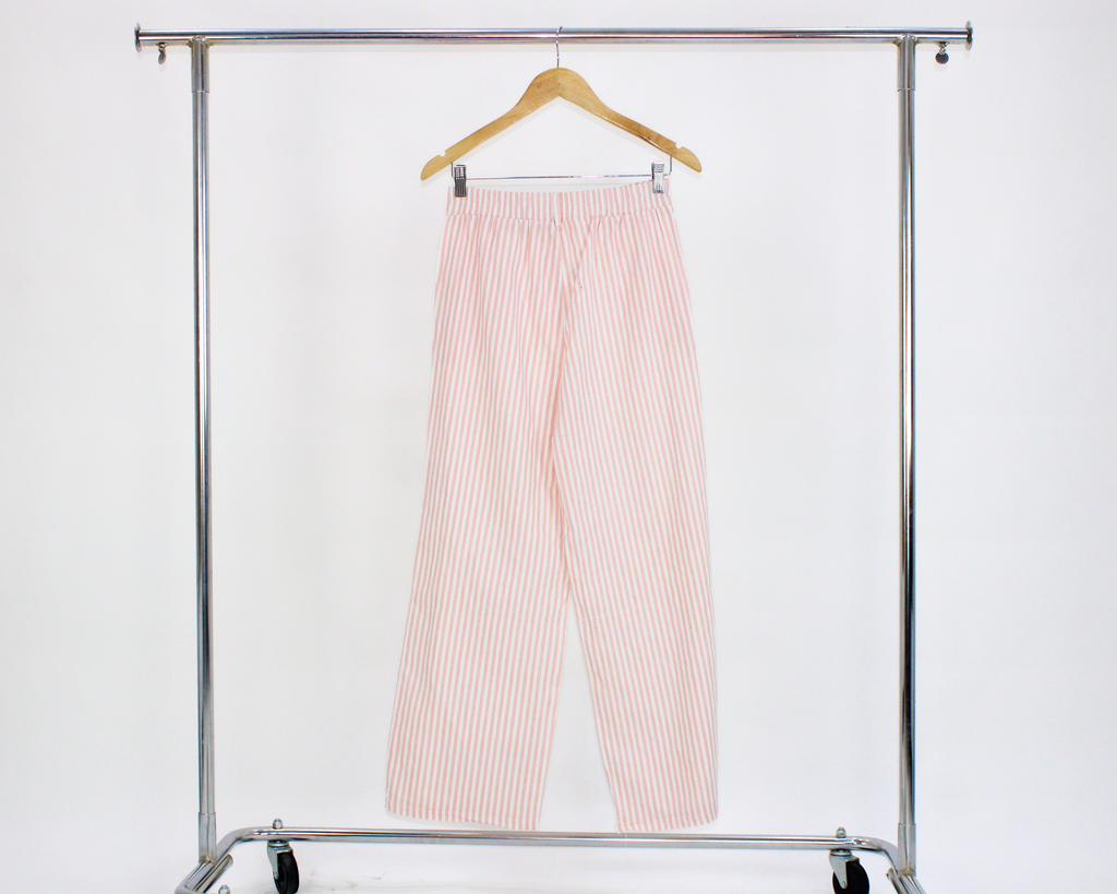 F39 Pantalón linea vertical
