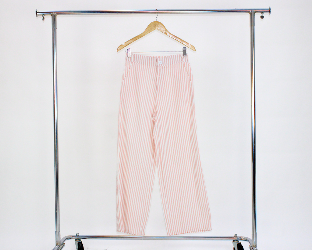 F39 Pantalón linea vertical