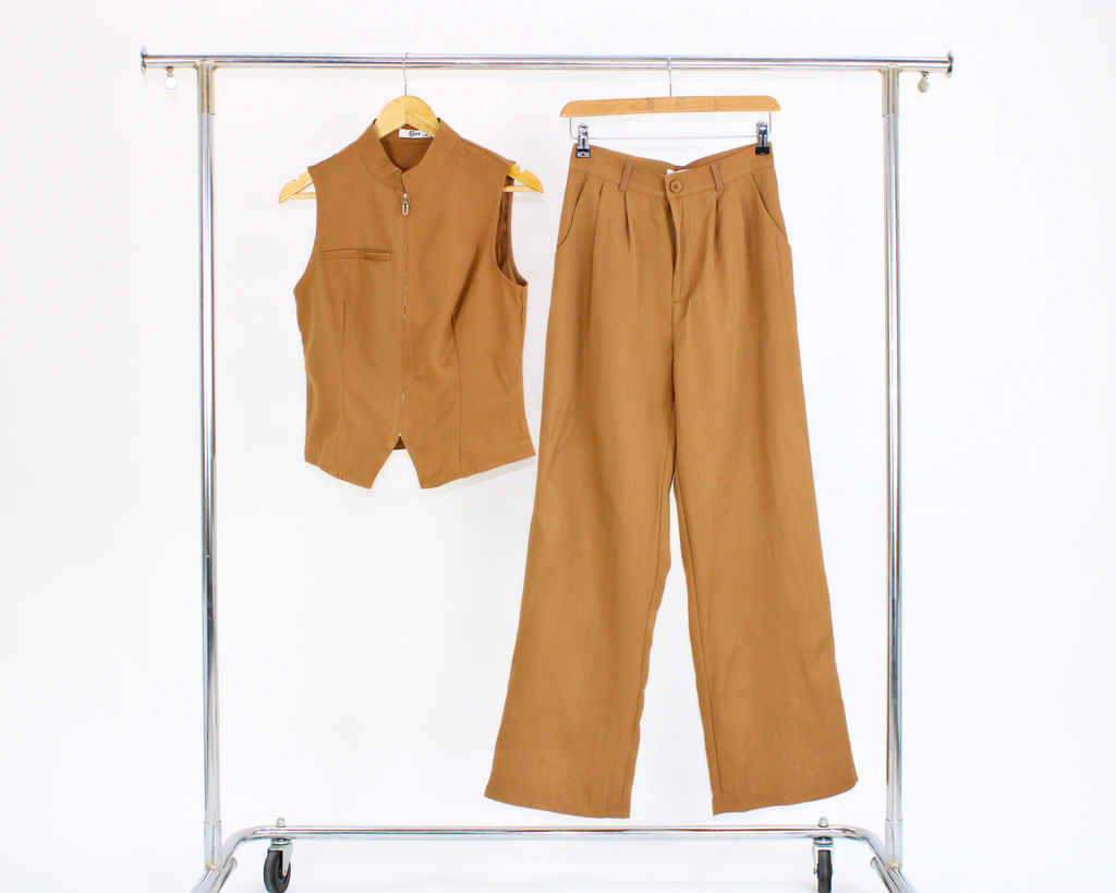 J17040 Conjunto chaleco con ziper
