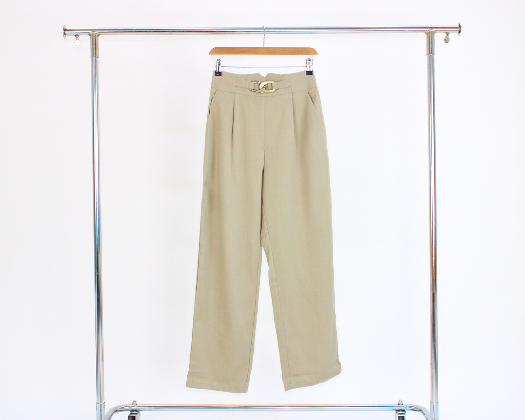9021 Pantalón con cinto hebilla metalica