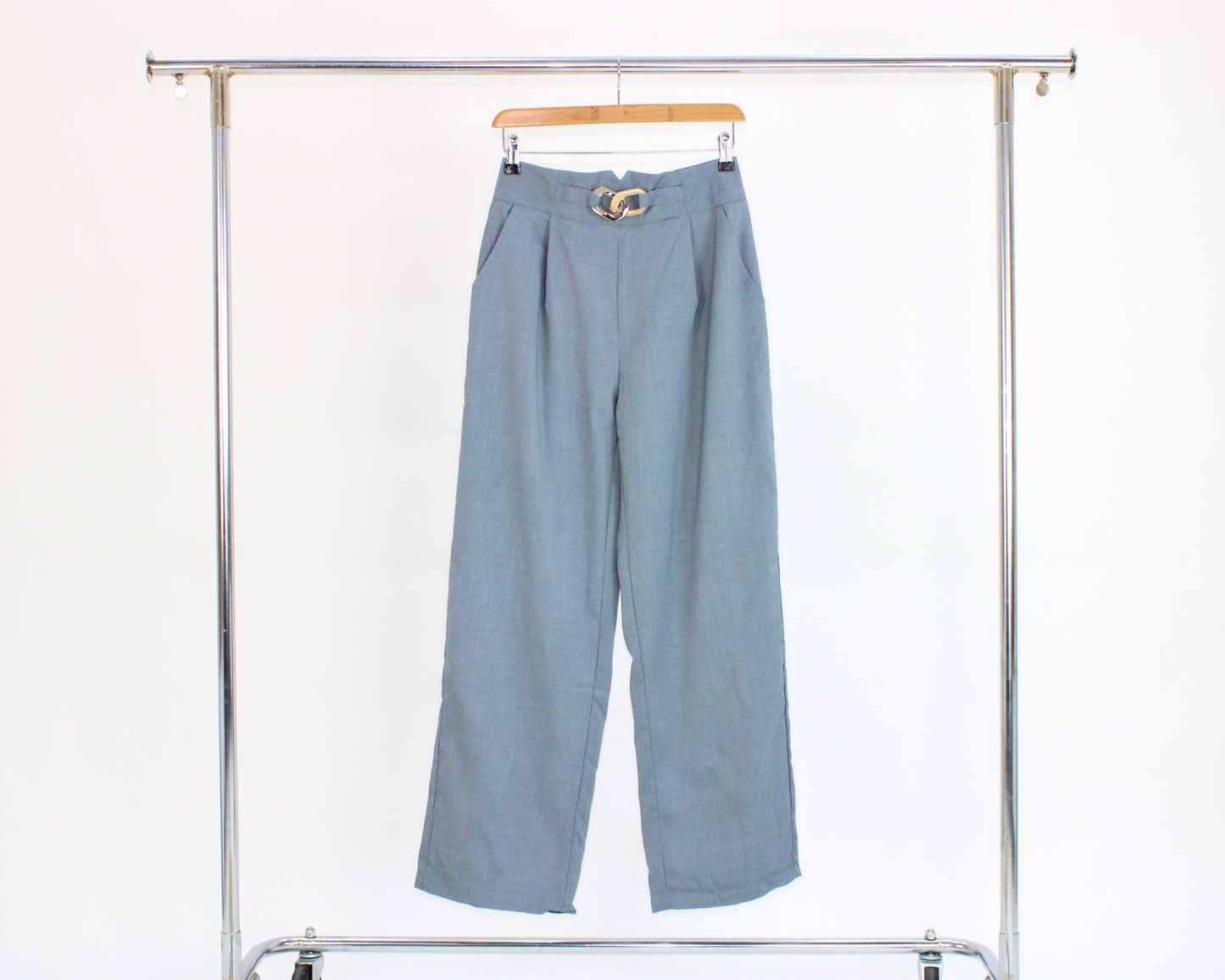 9021 Pantalón con cinto hebilla metalica