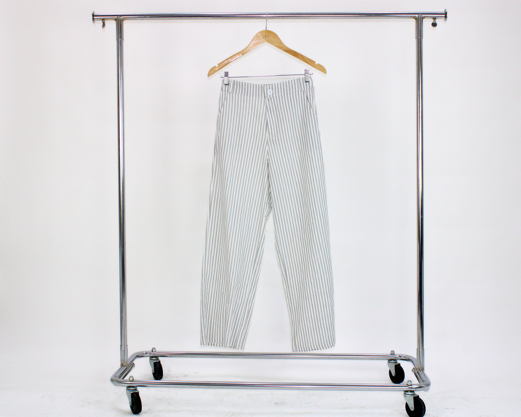 F39 Pantalón linea vertical