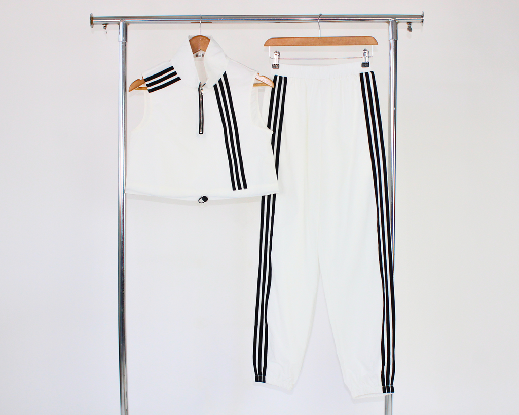 GH23557 Conjunto Pantalón Chaleco Deportivo Rayas