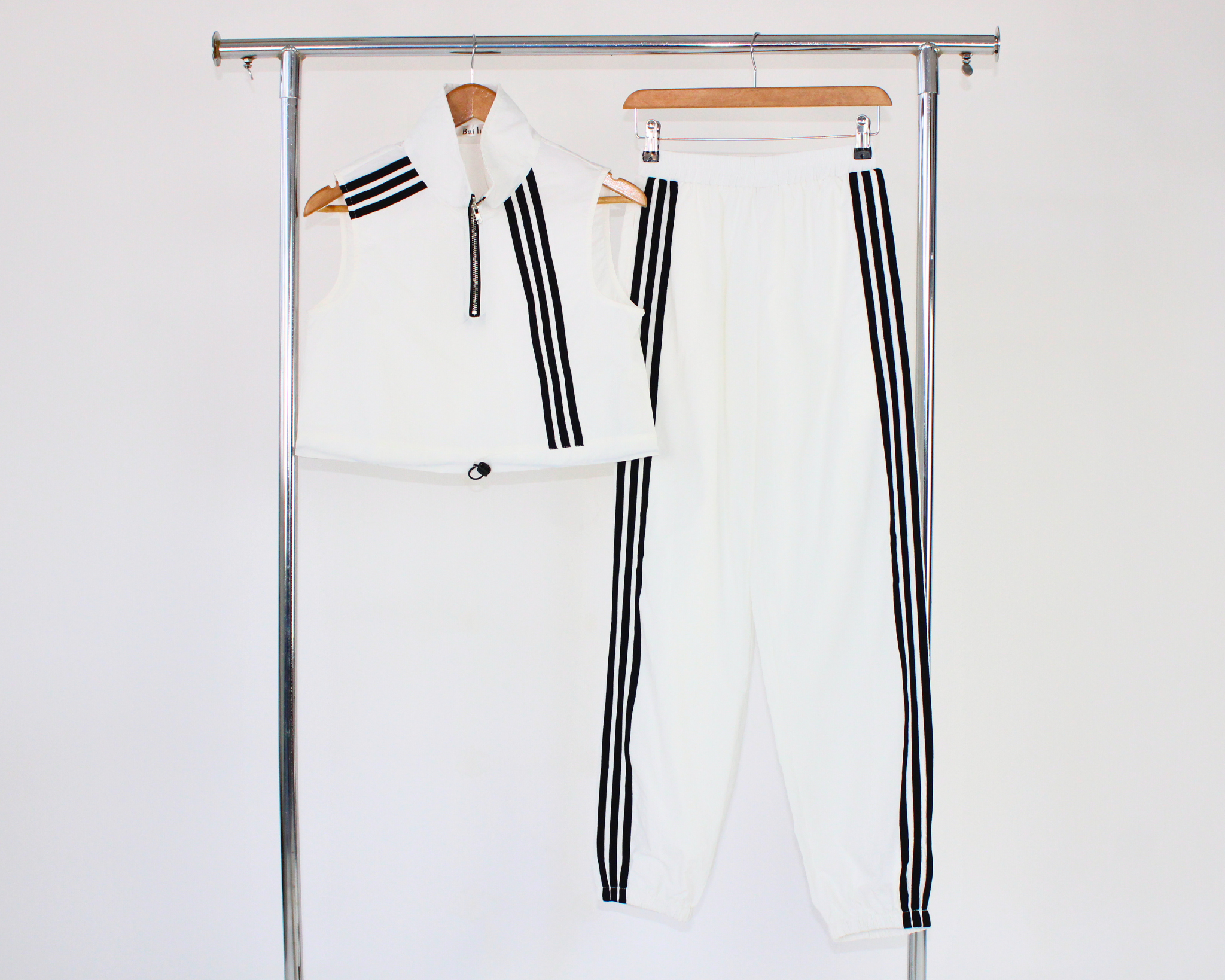 GH23557 Conjunto Pantalón Chaleco Deportivo Rayas