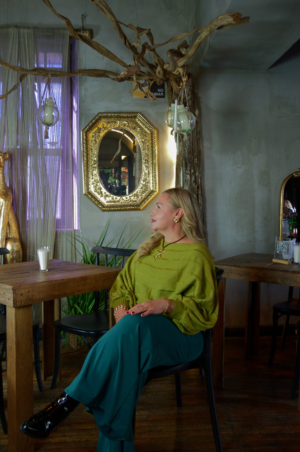 25502 Suéter Tejido de Corte Mariposa