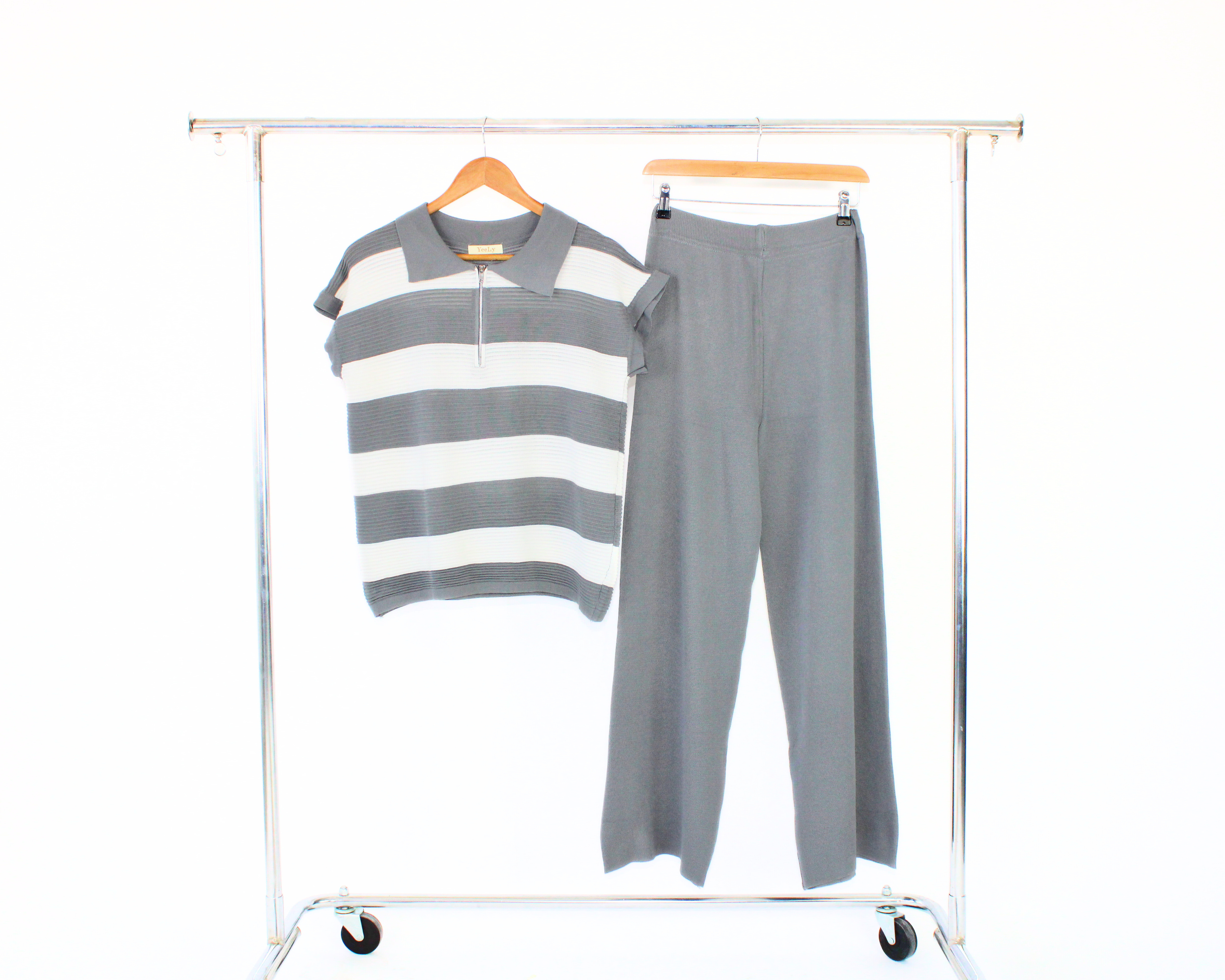 E20 Conjunto Rayado Con Pantalón Liso