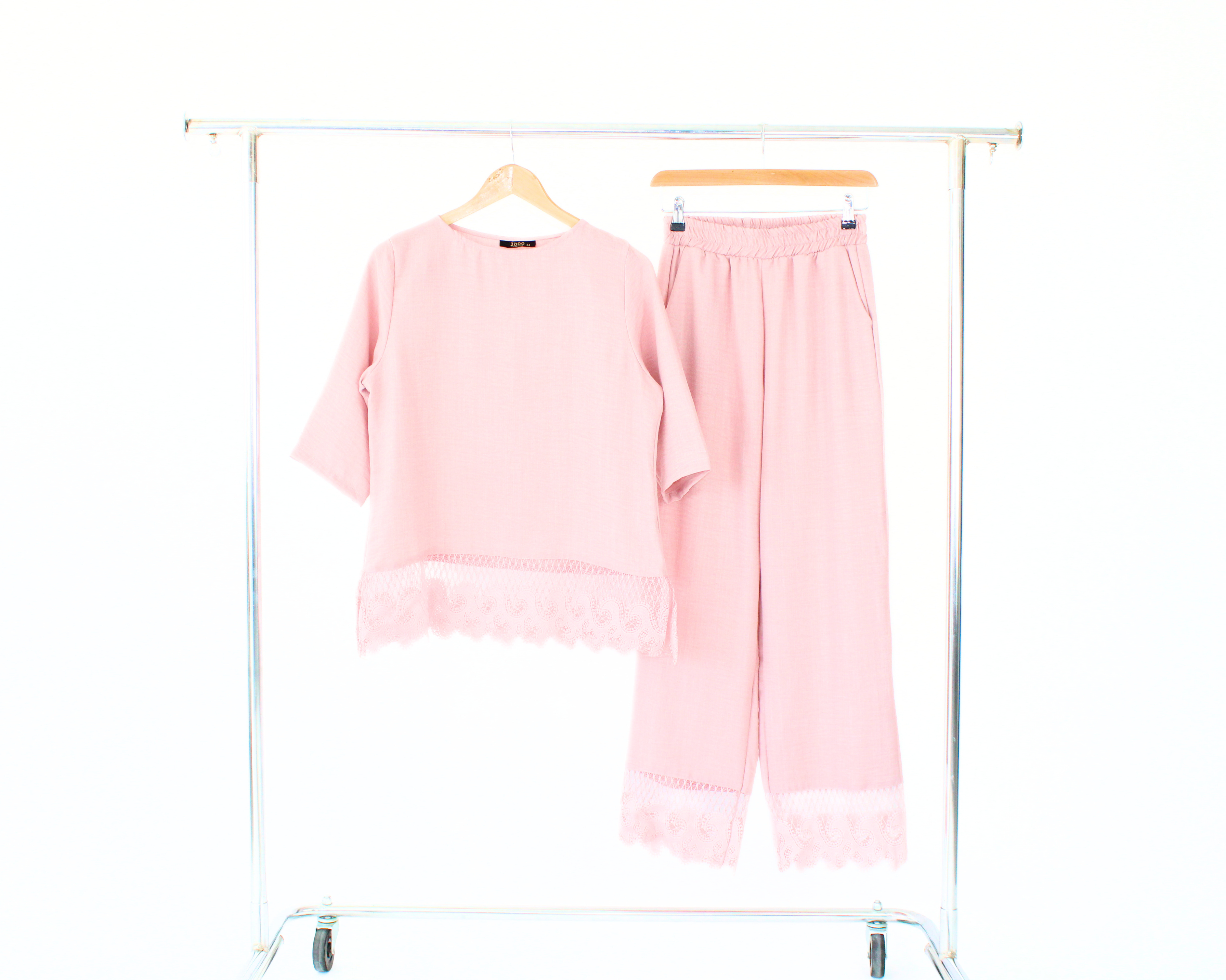 0151 Conjunto Rosado Bordado Inferior