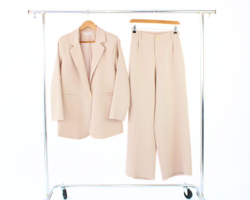 80031 Conjunto Blazer Satín Botón Dorado
