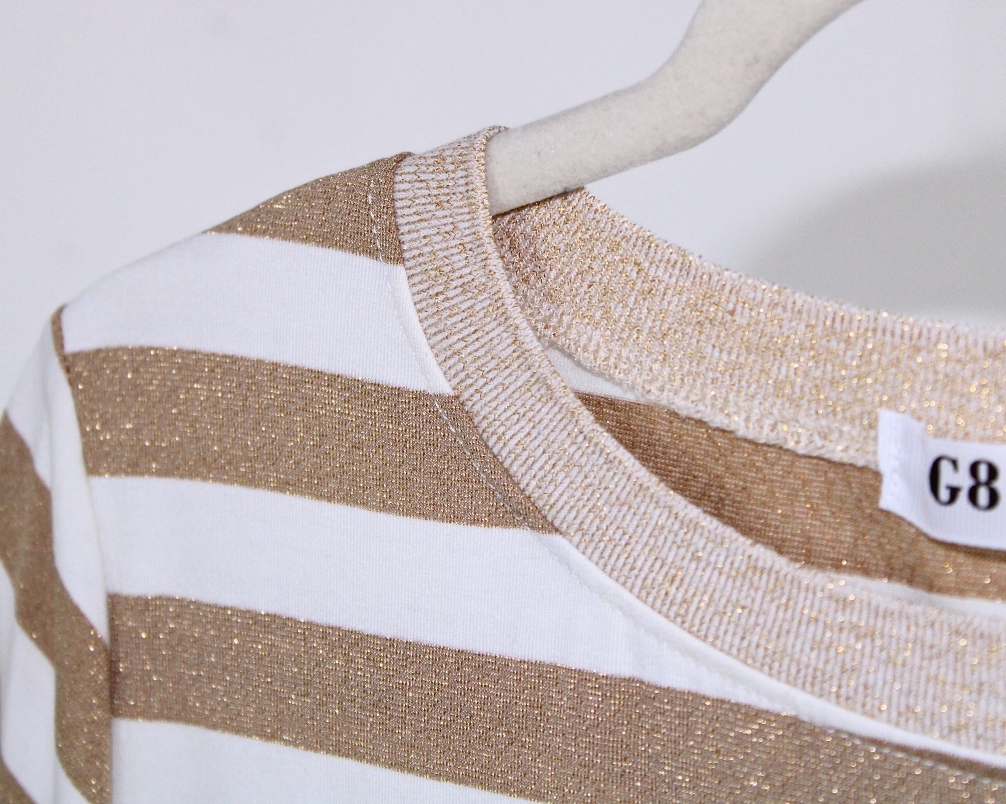 GT-3M106 Blusa Bicolor Rayas Cuello Dorado