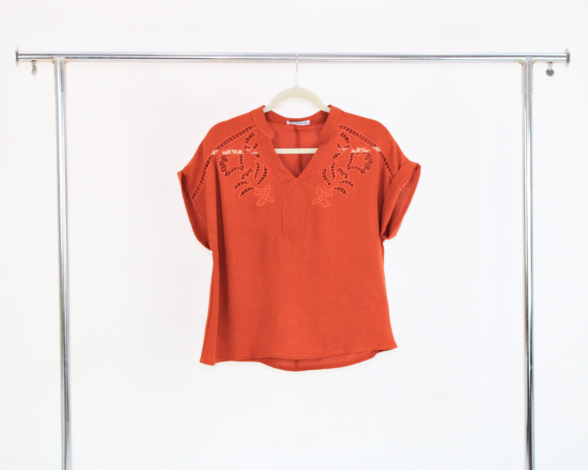 EE24183 Blusa Manga Corta Bordado Cuello