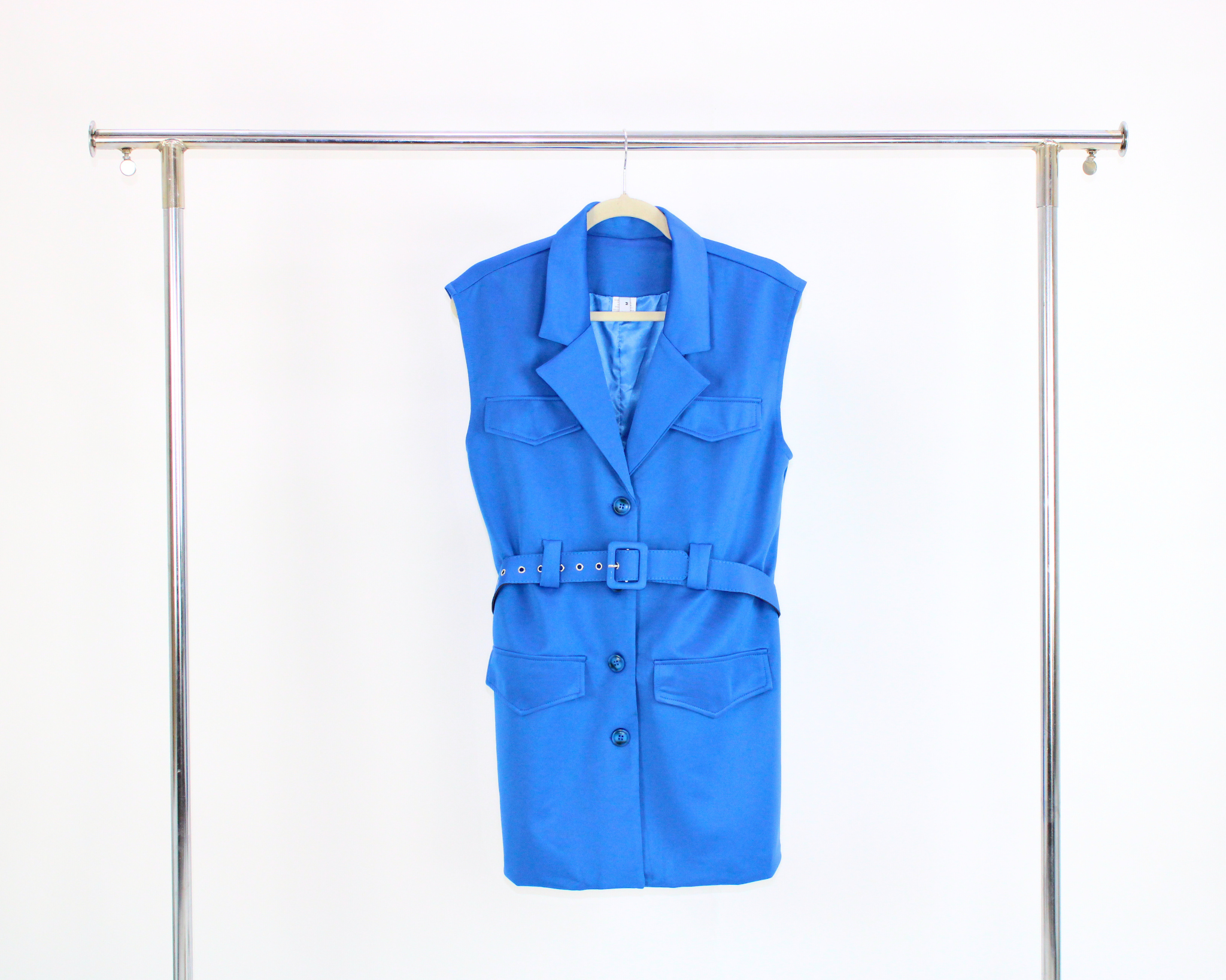 N1629 Chaleco largo con cinto