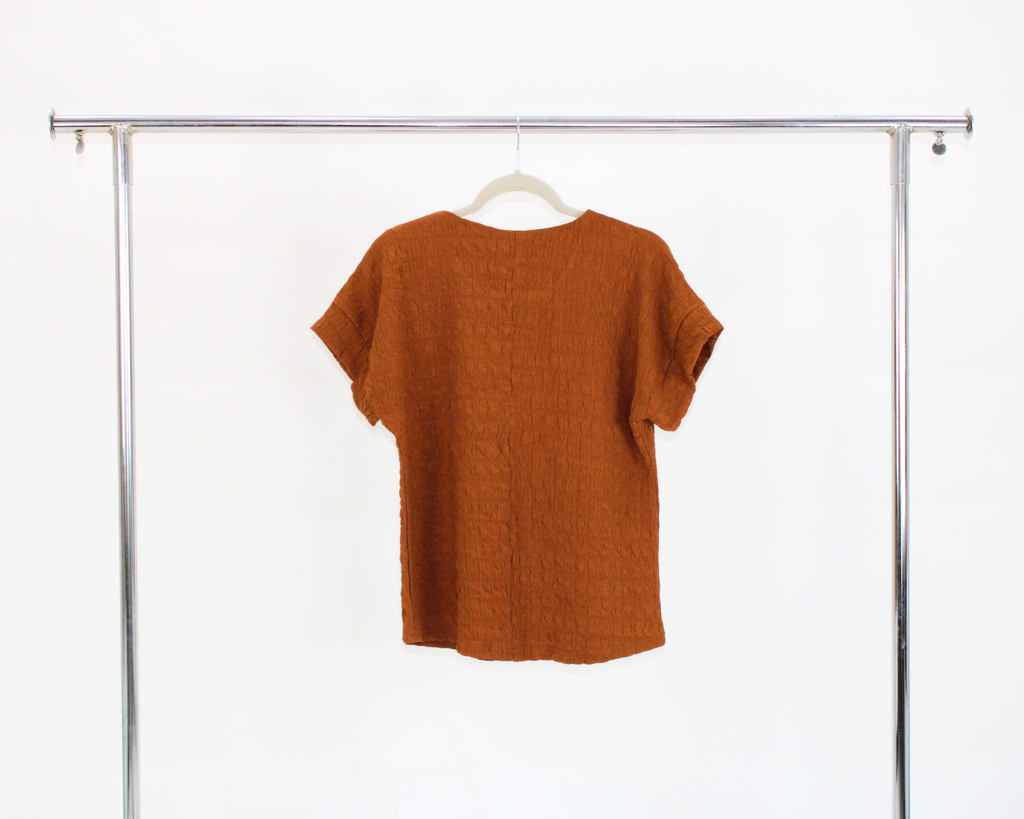 M2449c Blusa Cuello Redondo Corrugado Cuadros