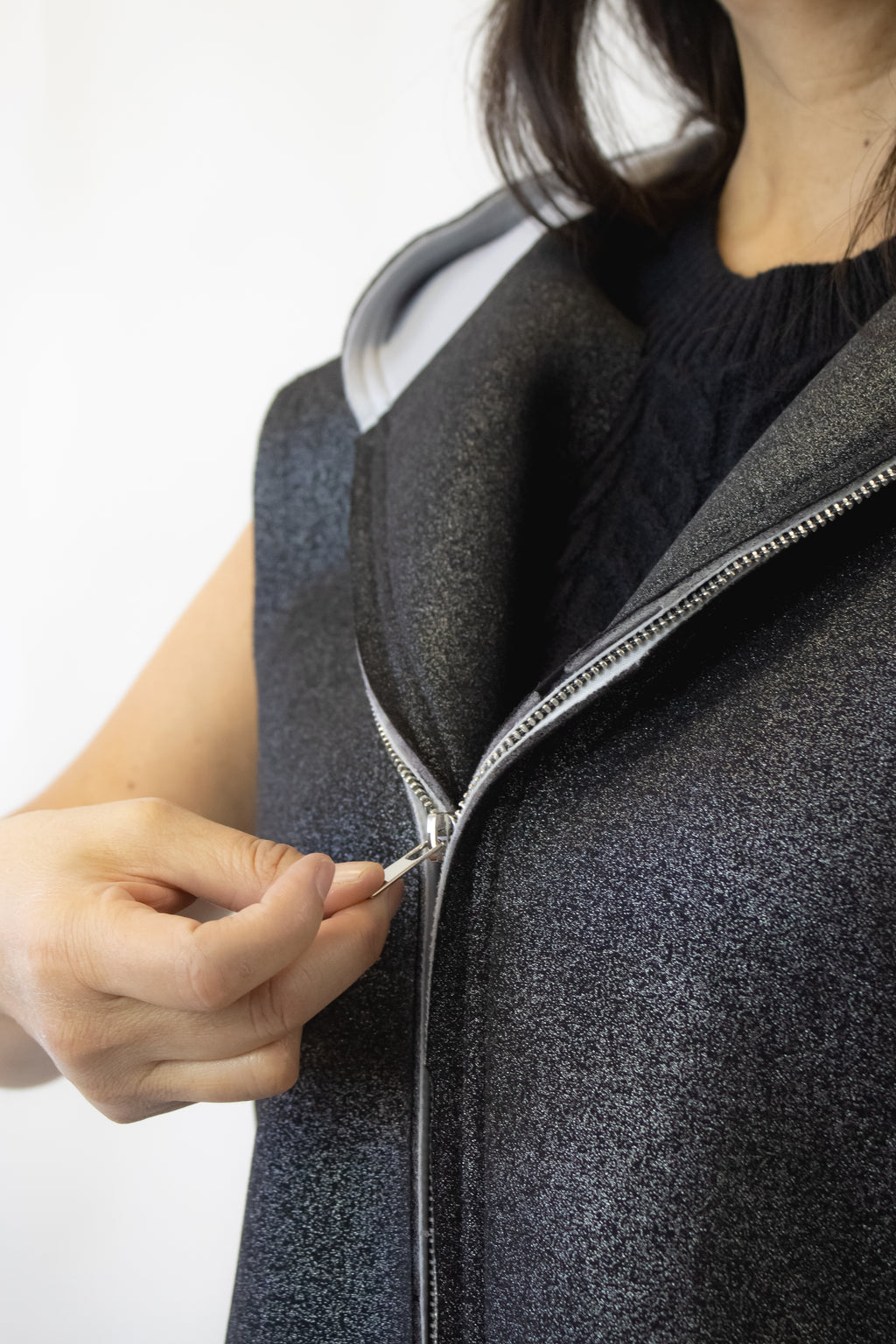 DJ-0376 Chaleco Con Capucha y Botones Laterales