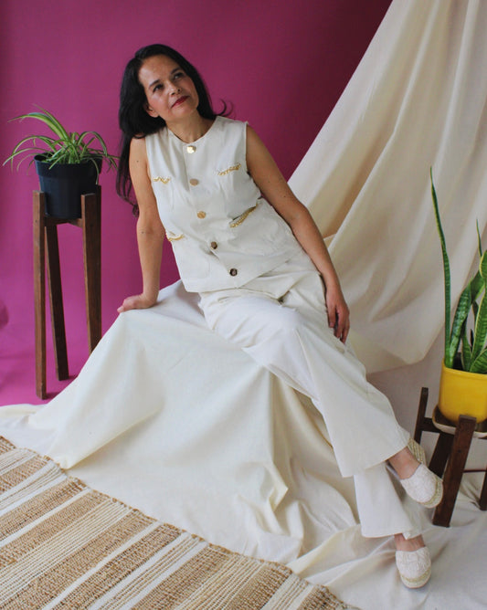 P250439F Conjunto Chaleco Detalles Cadenas y Pantalon