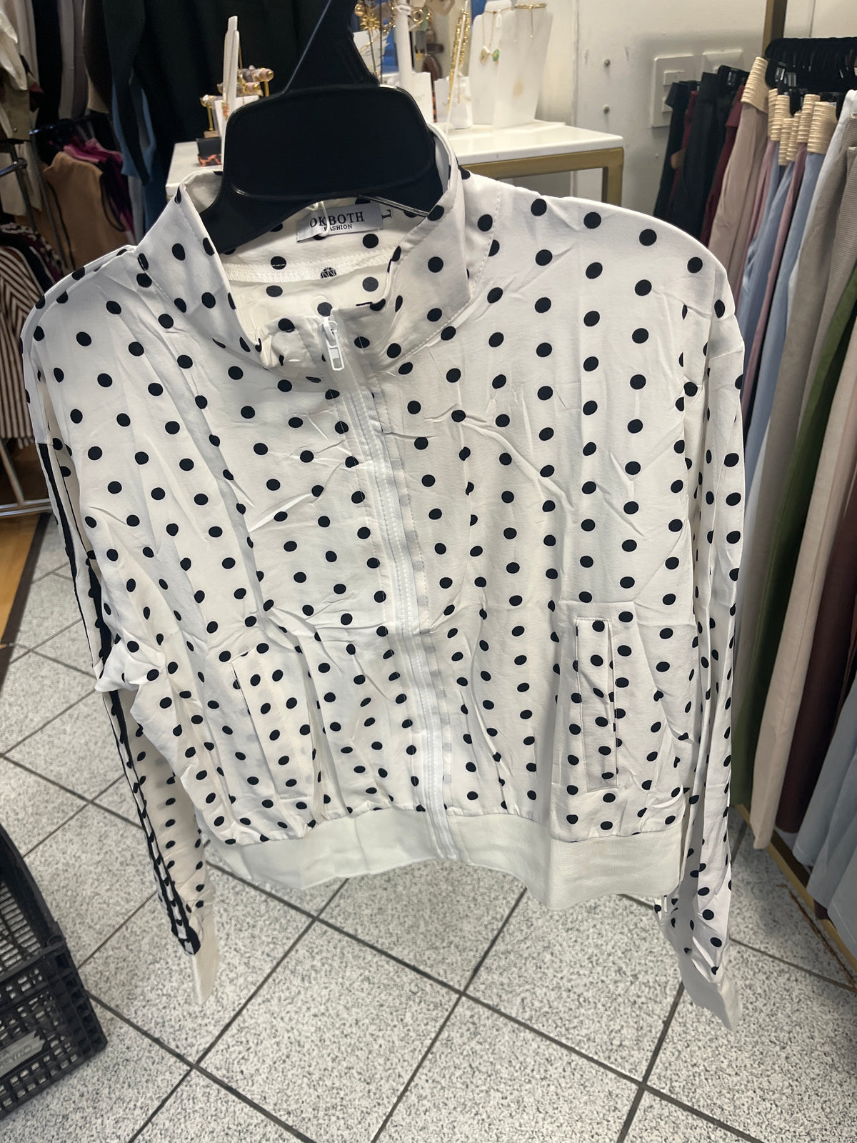 OK-DL66-12 Chamarra Dots Lineas