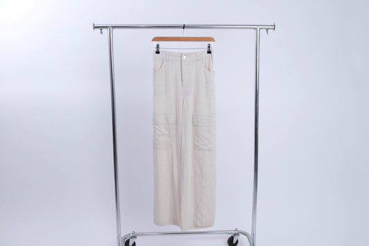 YM15600 Pantalón de Lino Cargo Botón Plateado 2 Bolsas Laterales