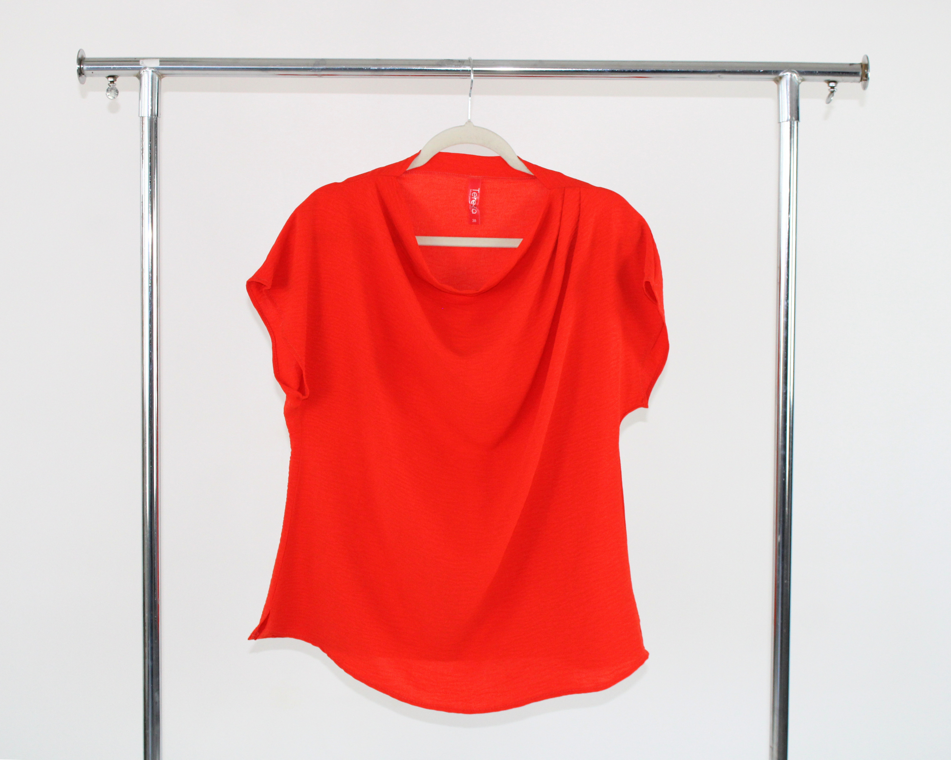 118 Blusa Con Escote Caída Lisa