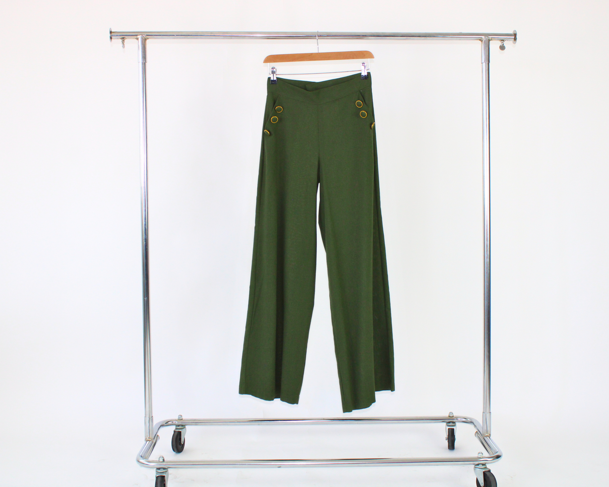 2097 Pantalon lino con botones forrados