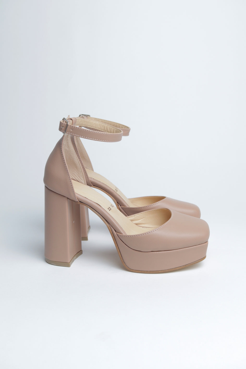 Zapato de Tacon Alto Ancho y Punta Cuadrada 1221