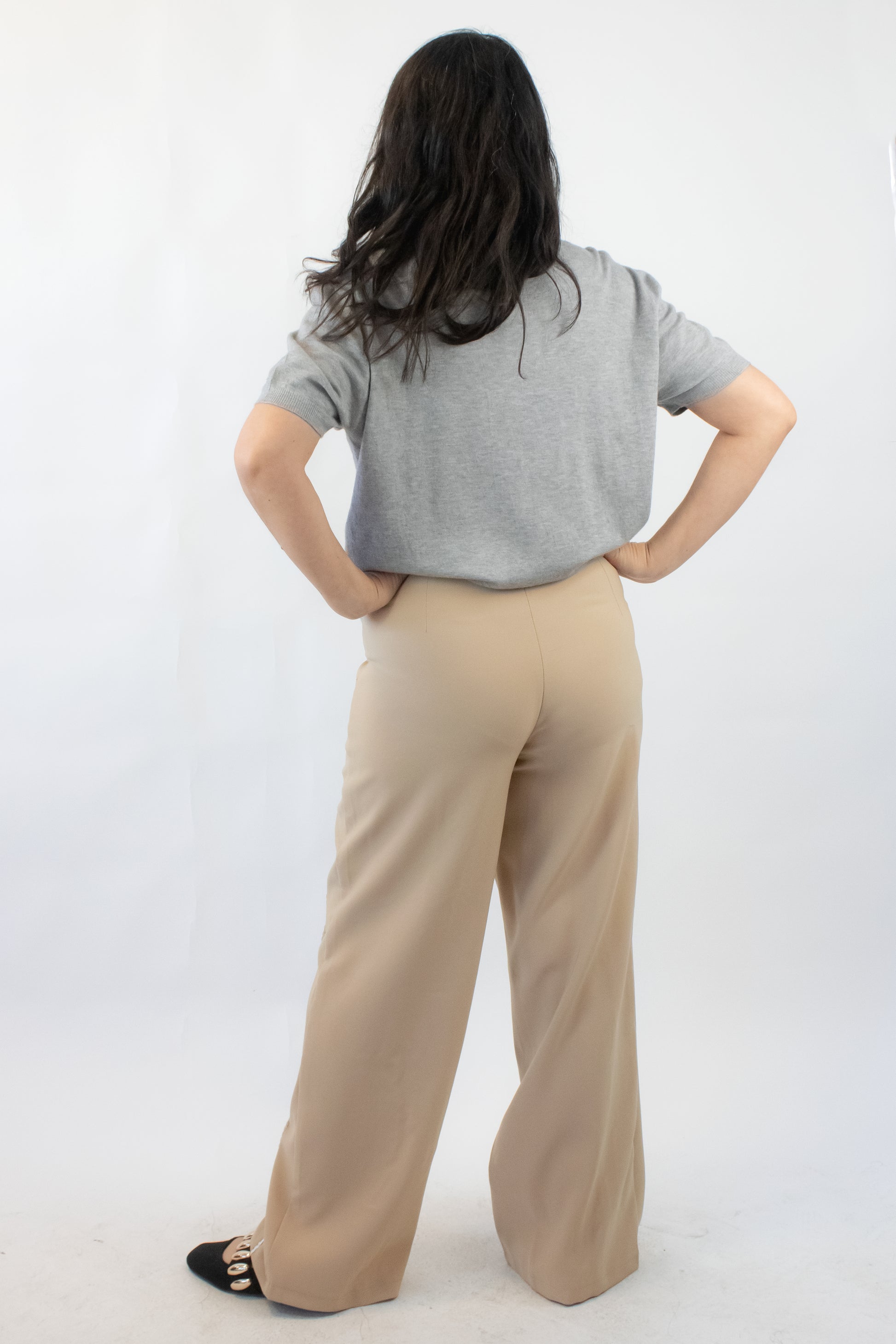 PS963 Pantalón Con Olanes Centrales