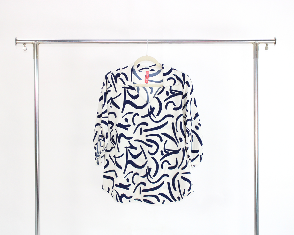 1507 Blusa Estampado líneas Cuello "V"
