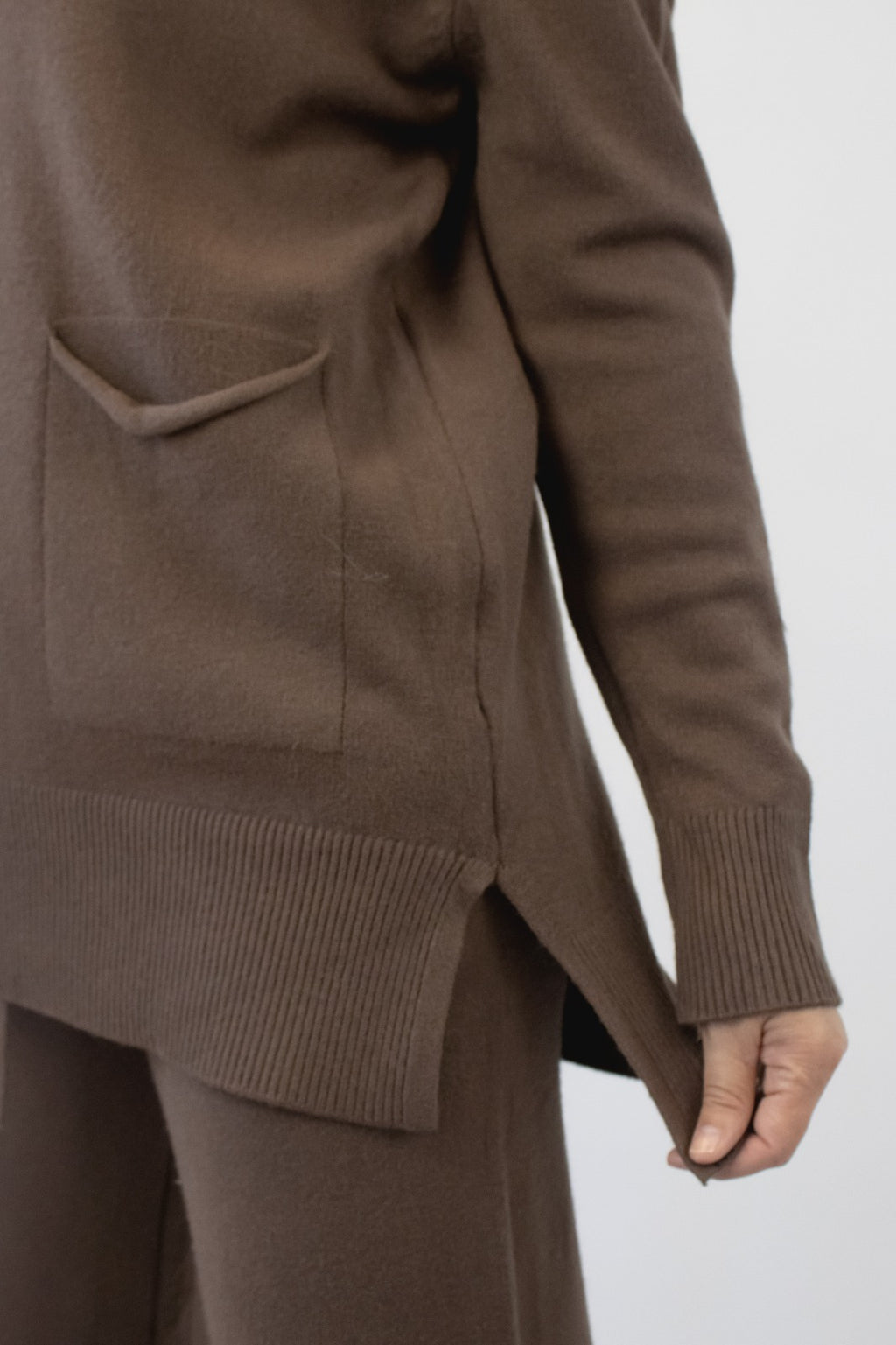 OJ-2668 Conjunto Suéter Liso con Bolsillos