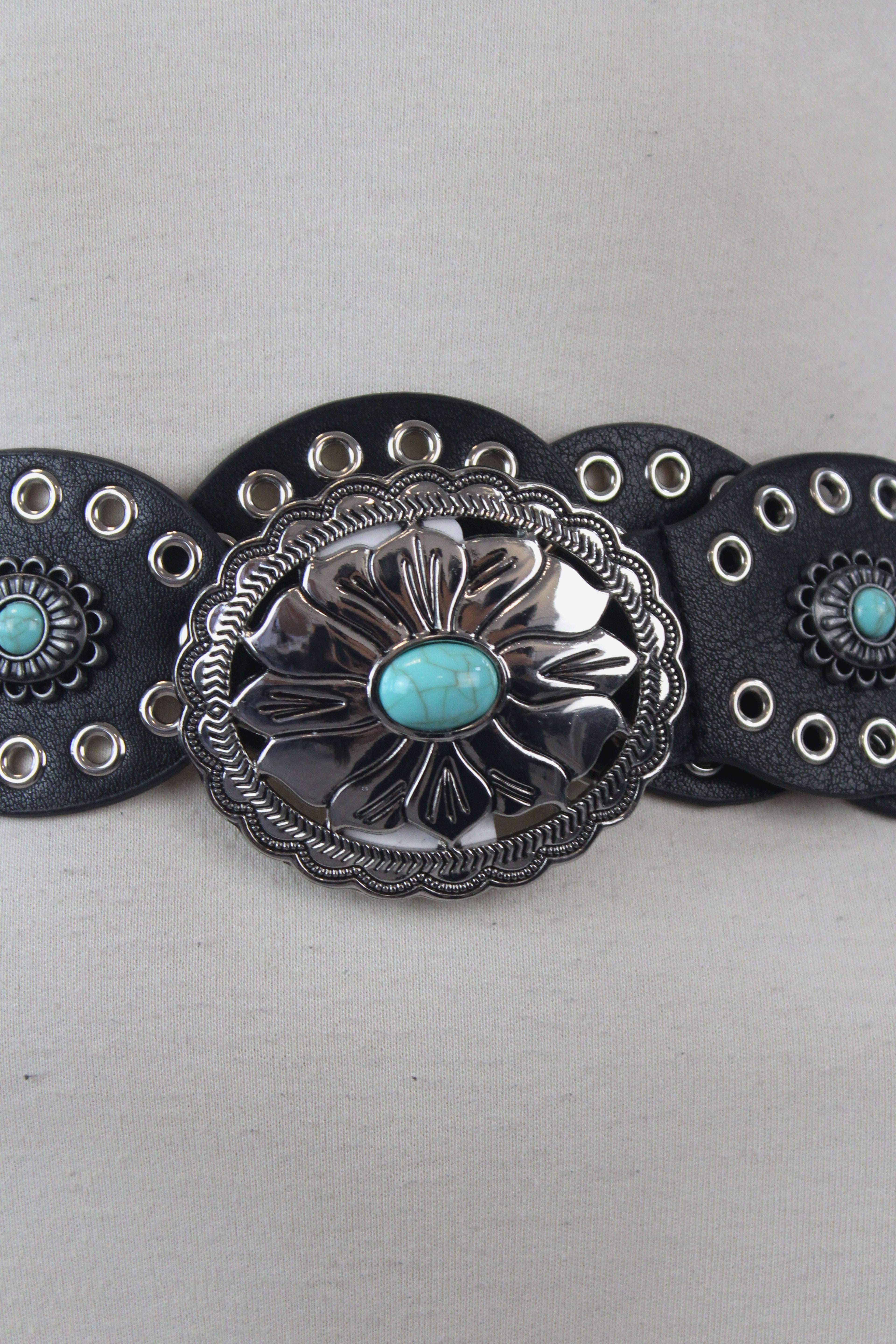 TTB-244 Cinto Óvalos con Estoperoles y Piedra al centro