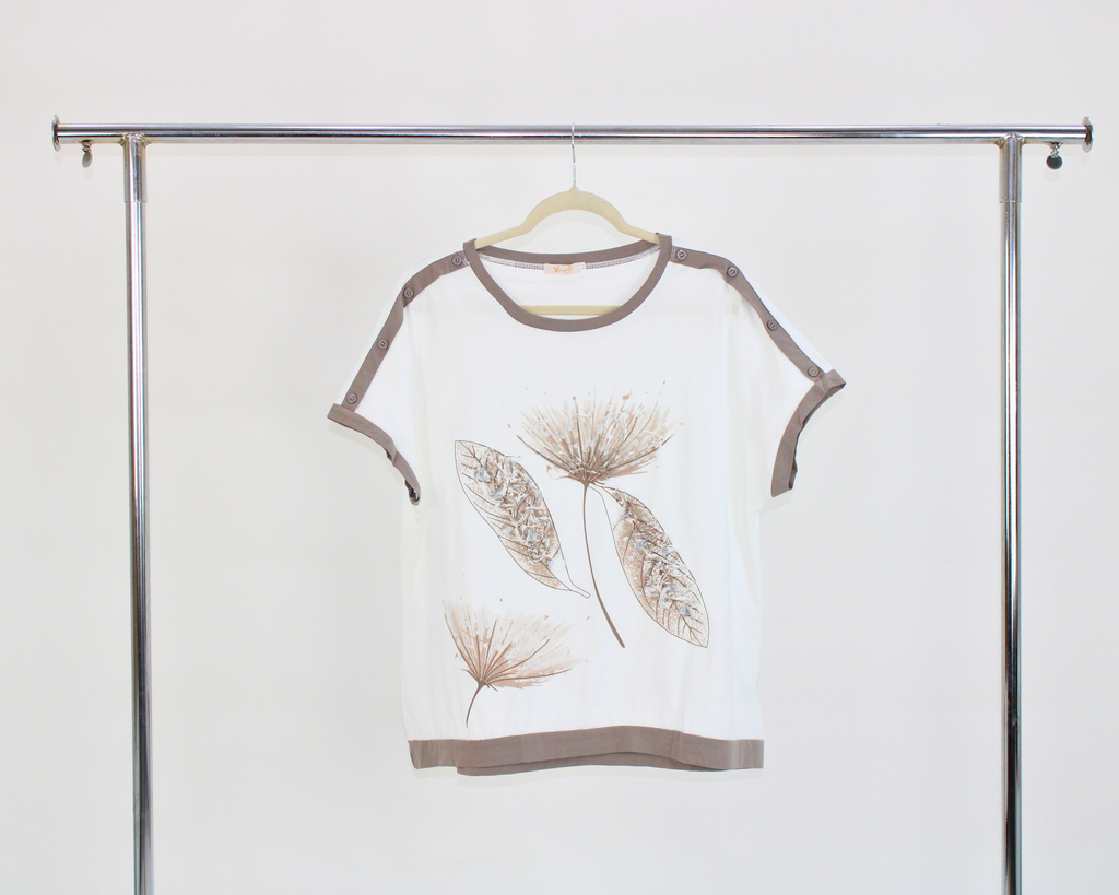 YX372 Blusa Camiseta Orilla Color Estampado Diente Leon