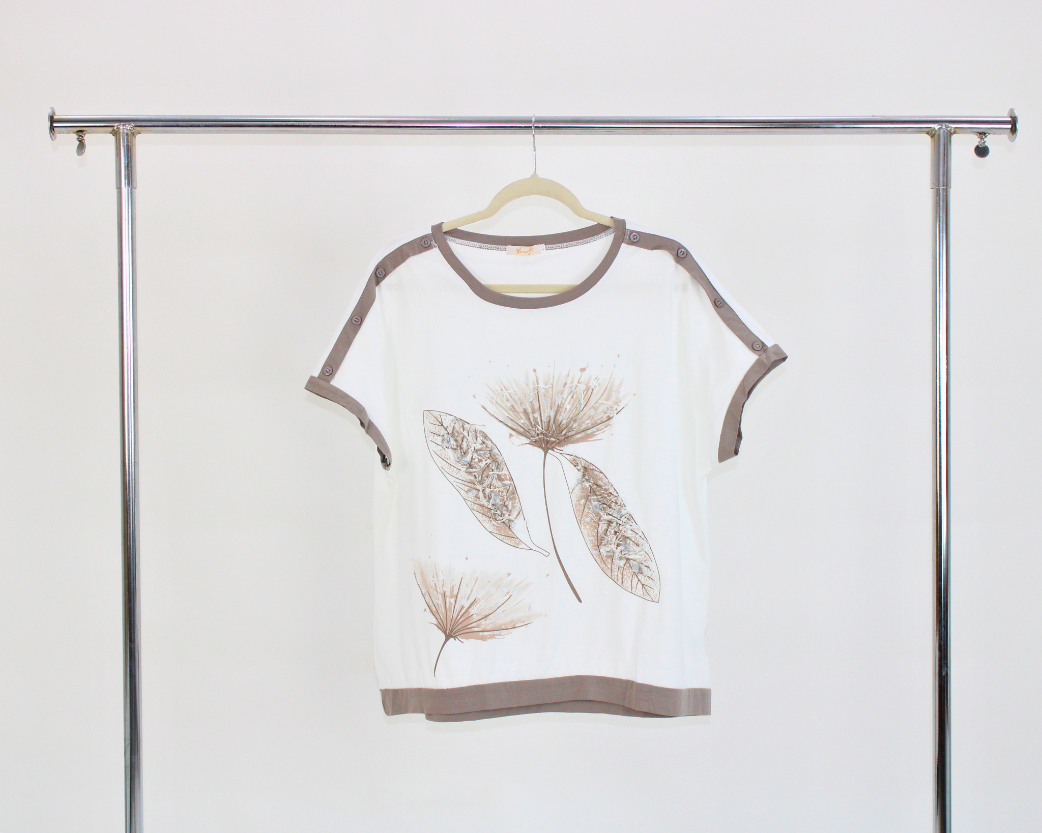 YX372 Blusa Camiseta Orilla Color Estampado Diente Leon