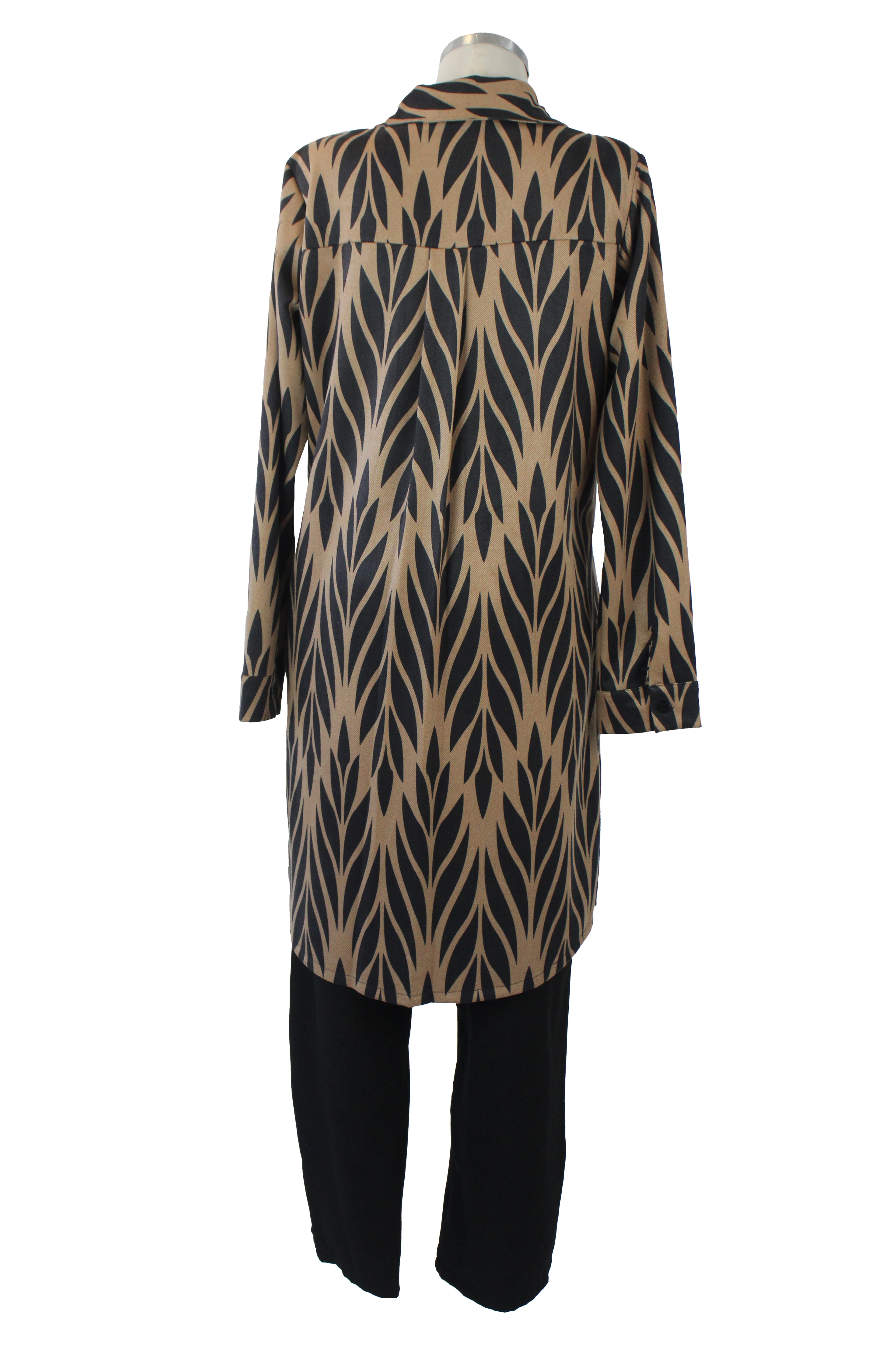 421 Conjunto Camisa con Estampado de Hojas y accesorio