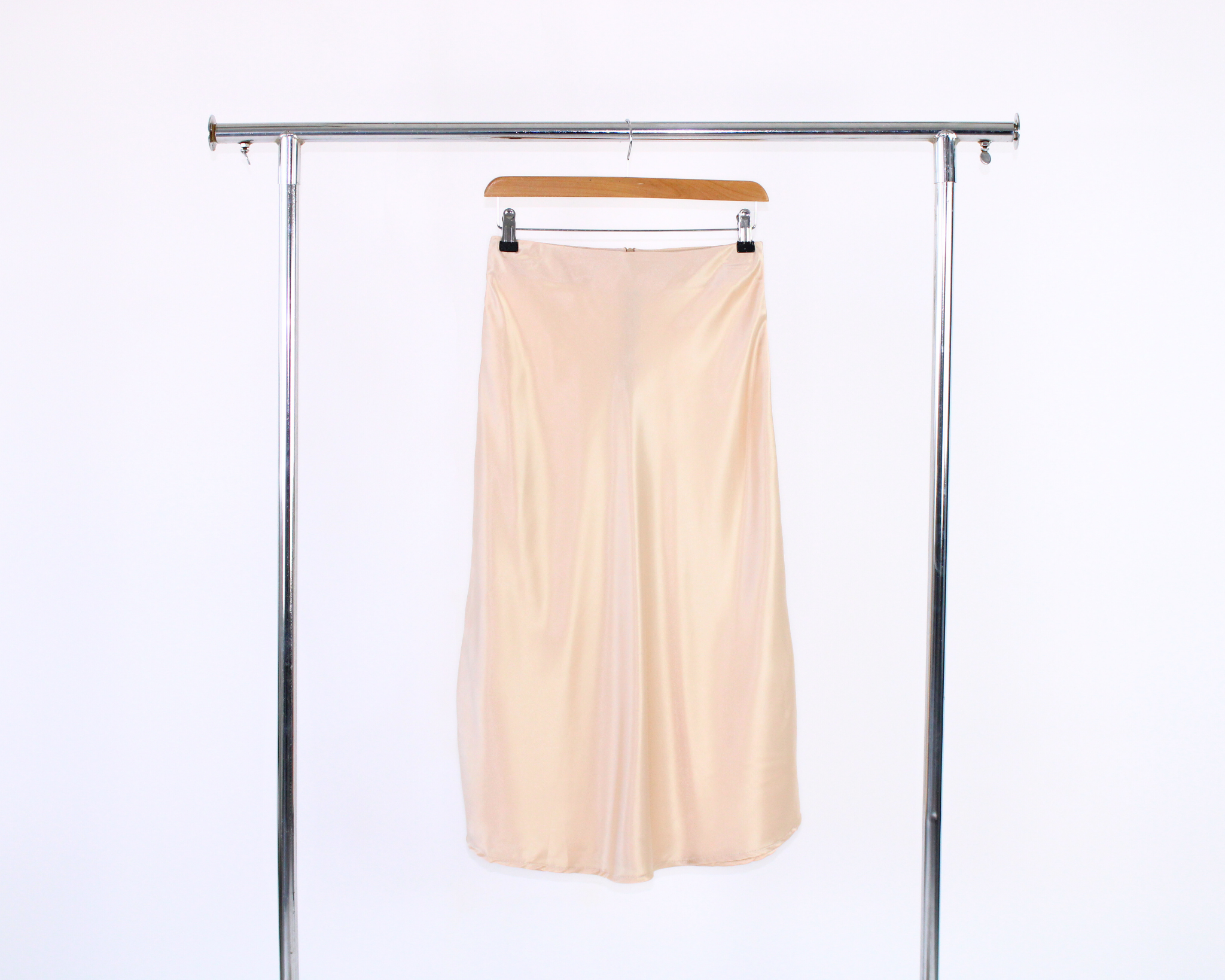 2603 Falda Esgada Satín