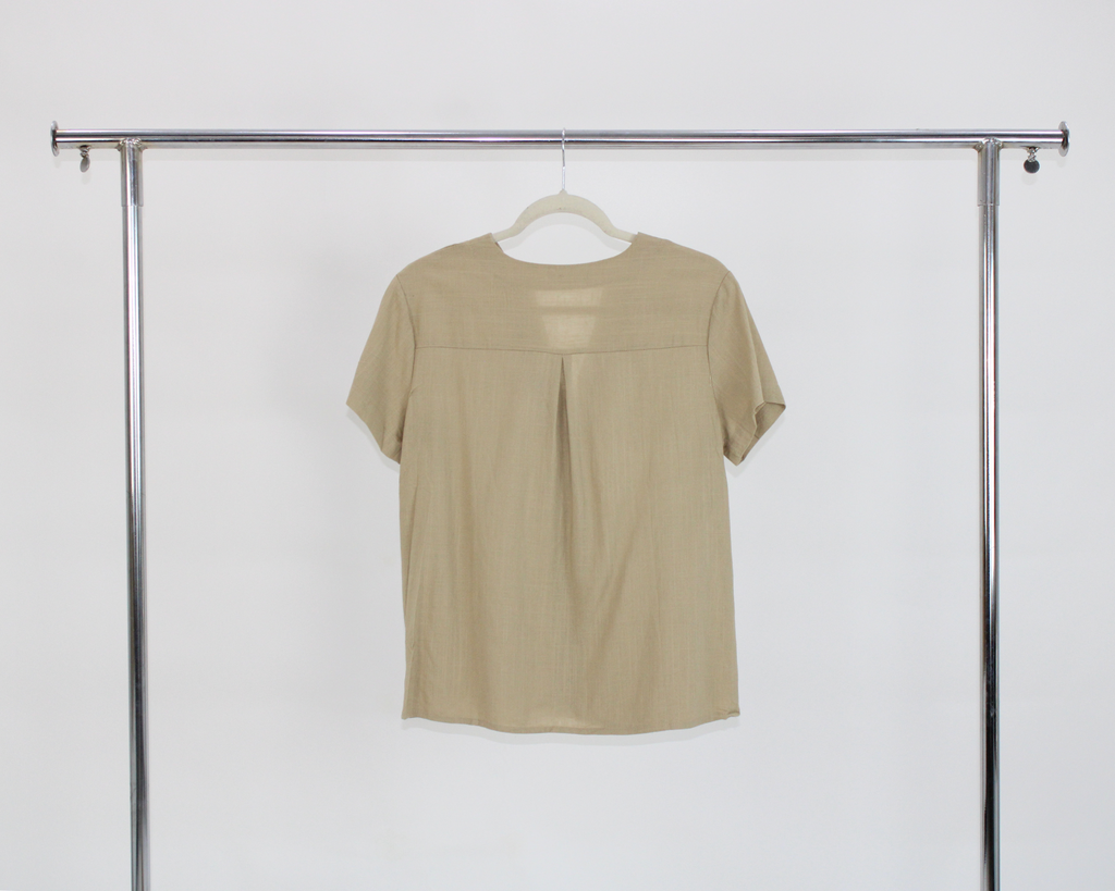 71795 Blusa Lino Cuello en v botón